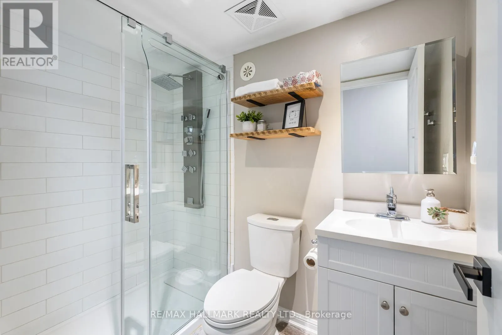 111 - 9 FOUNDRY AVENUE