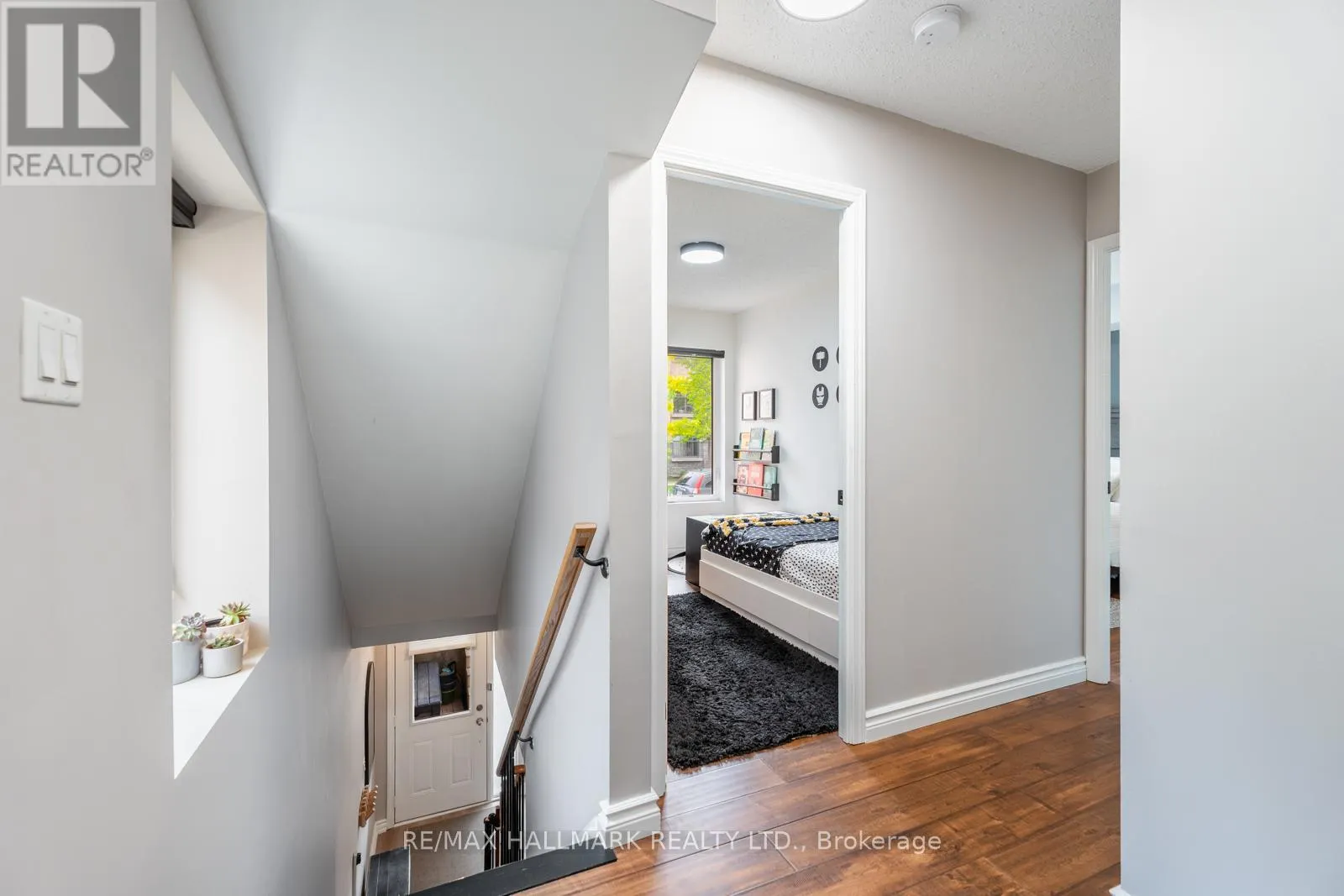 111 - 9 FOUNDRY AVENUE
