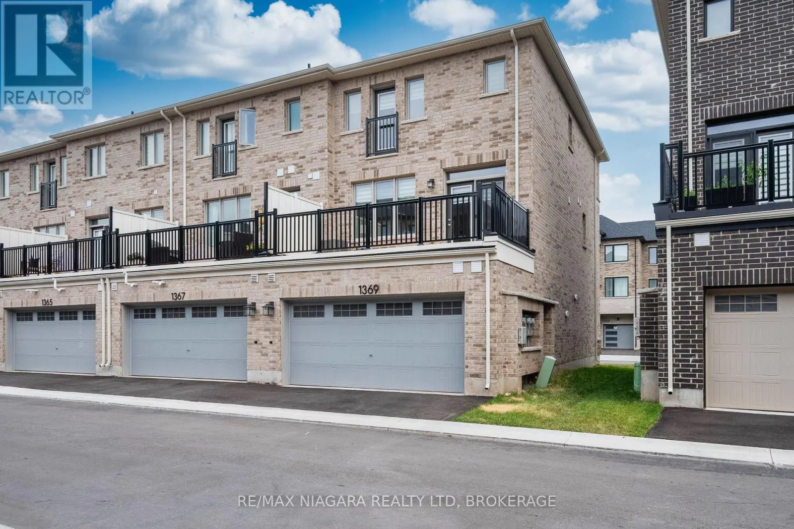 1369 KOBZAR DRIVE