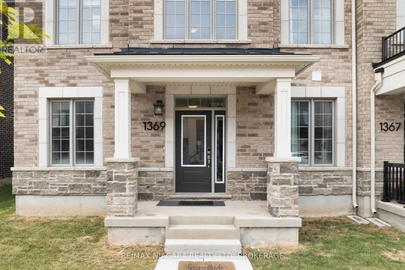 1369 KOBZAR DRIVE