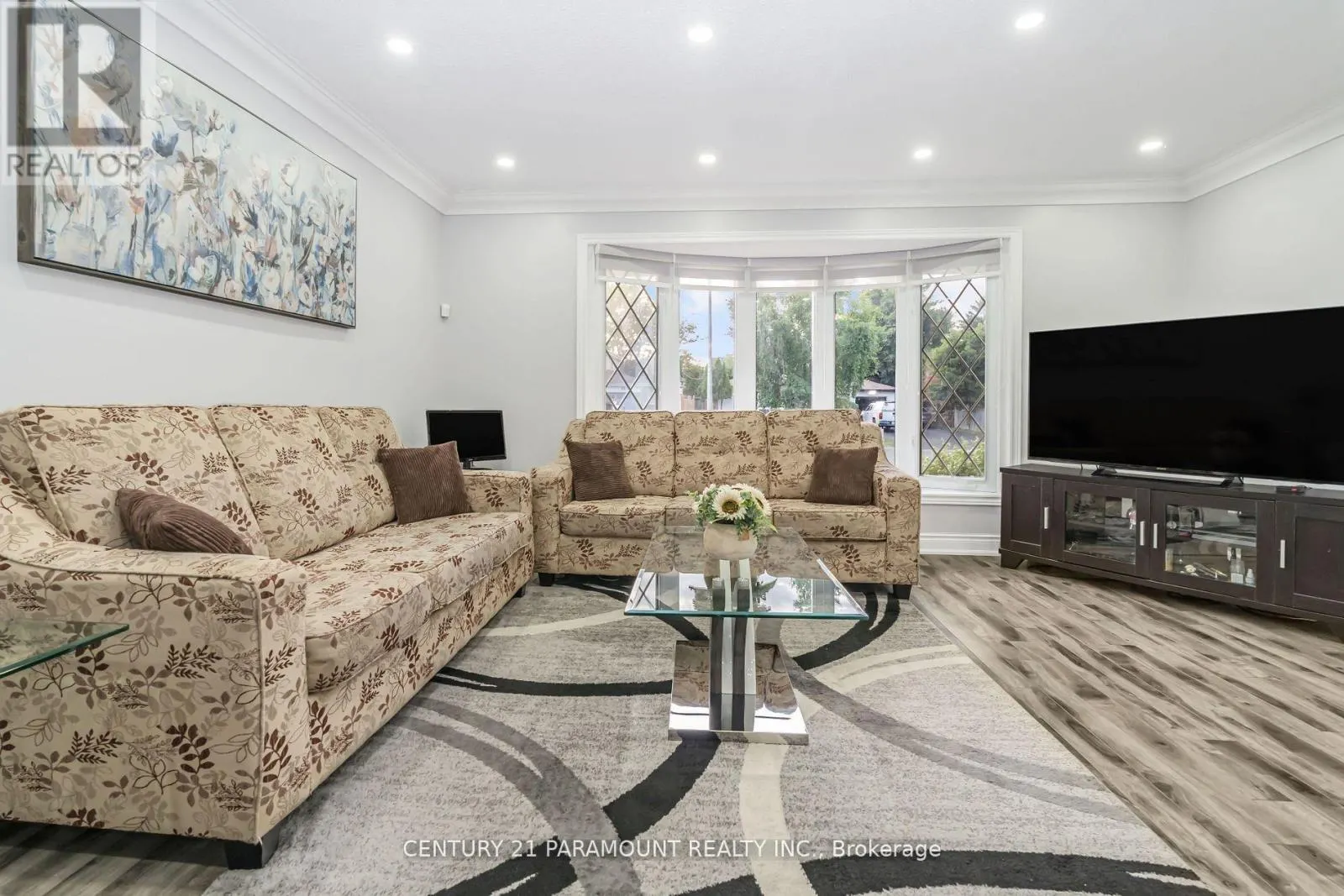 4 BEECHWOOD CRESCENT