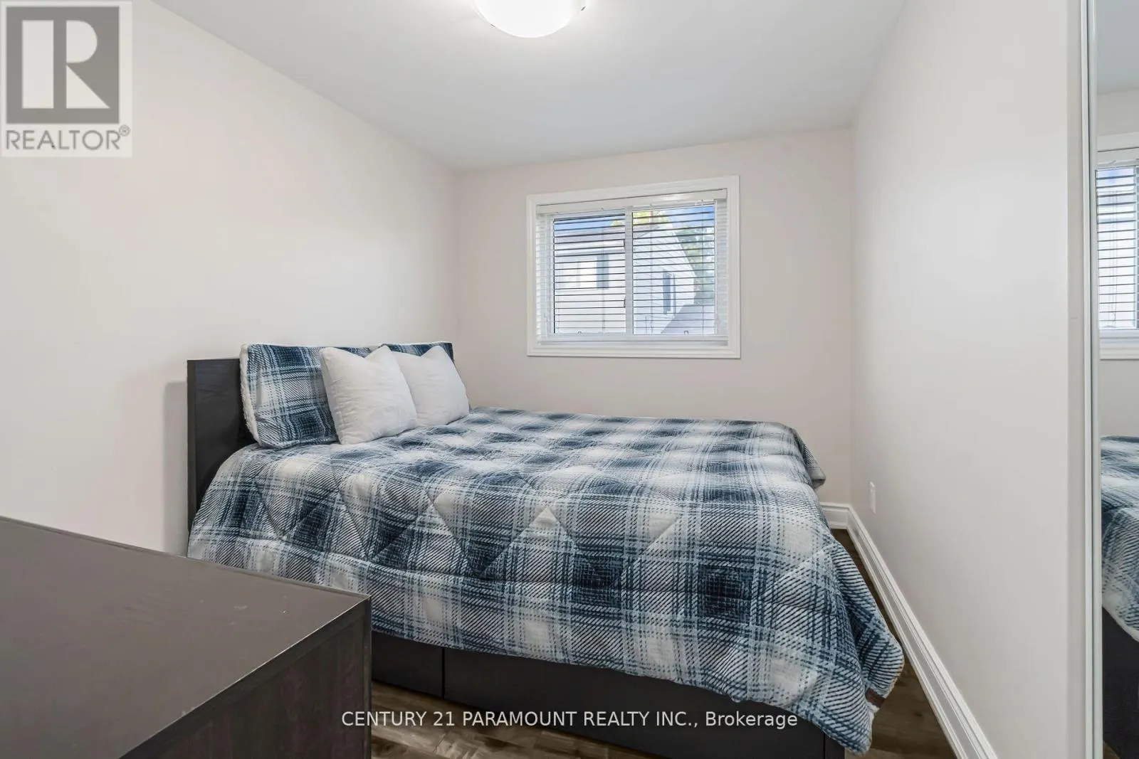 4 BEECHWOOD CRESCENT