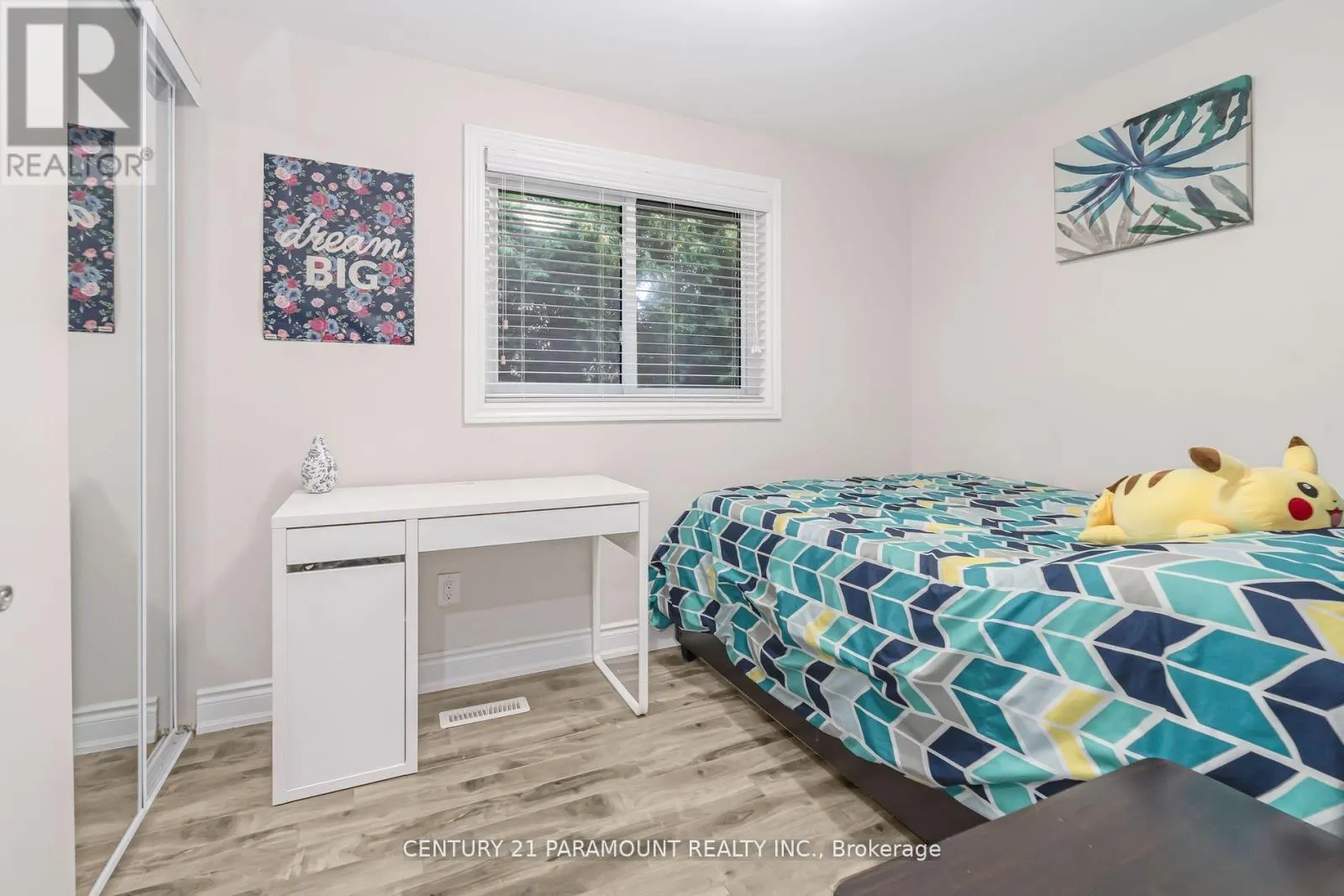 4 BEECHWOOD CRESCENT