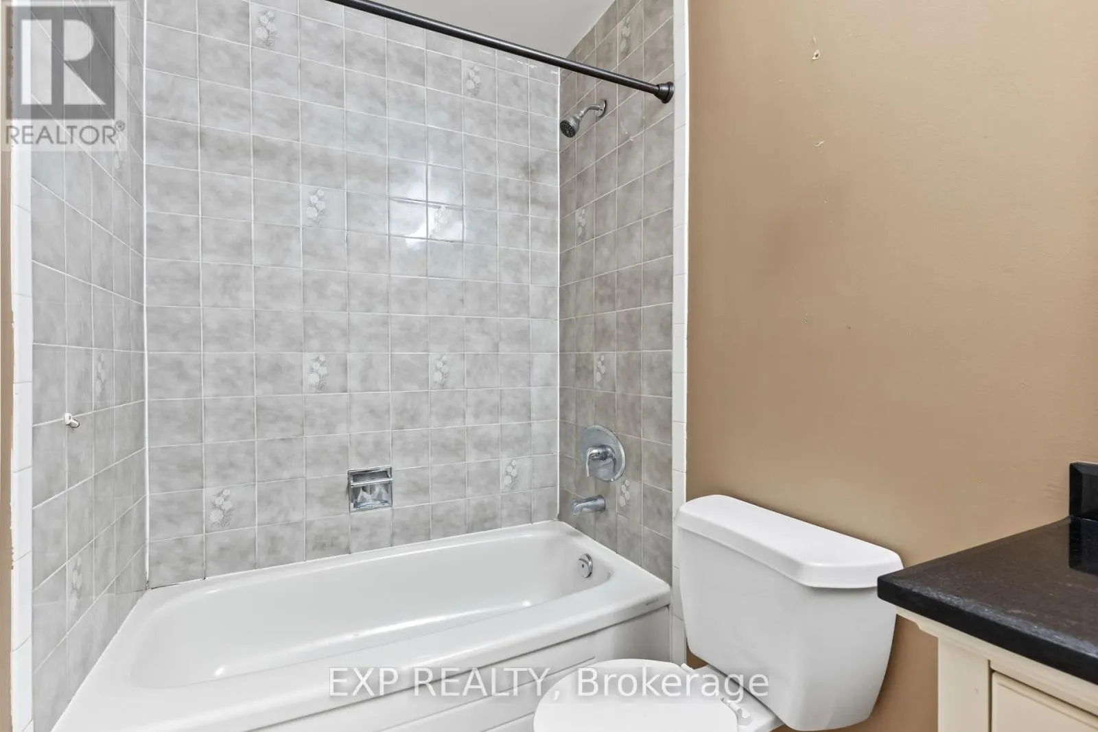 82 - 2205 SOUTH MILLWAY