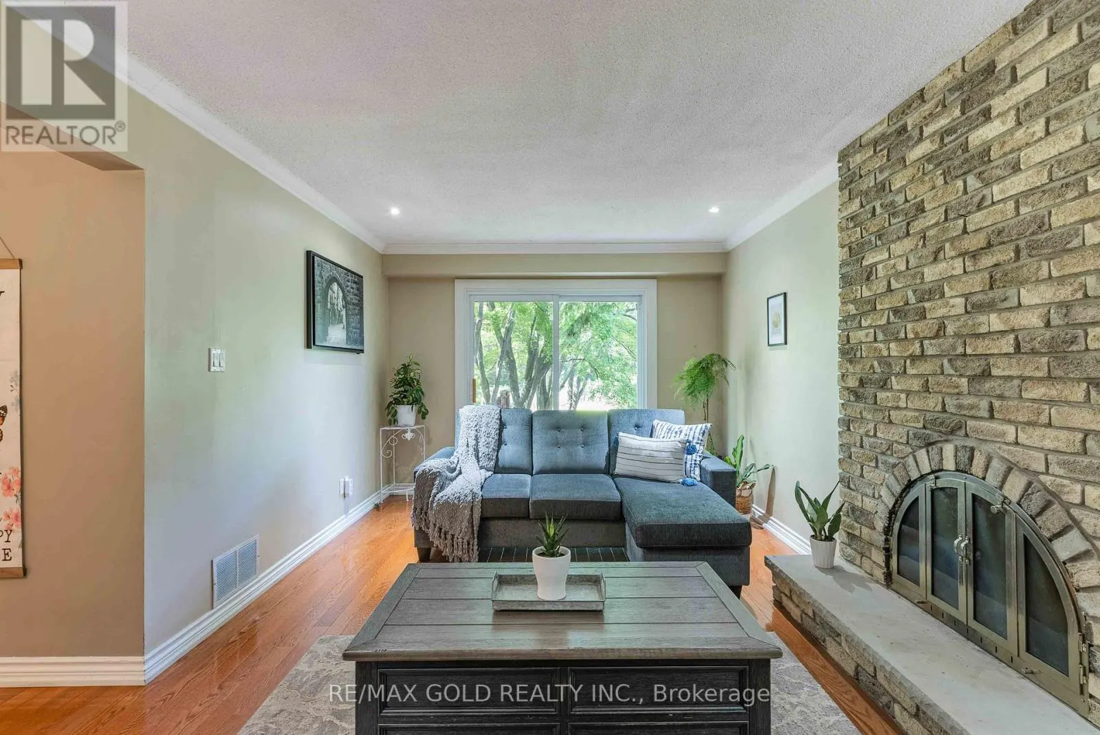 52 PALMER CIRCLE