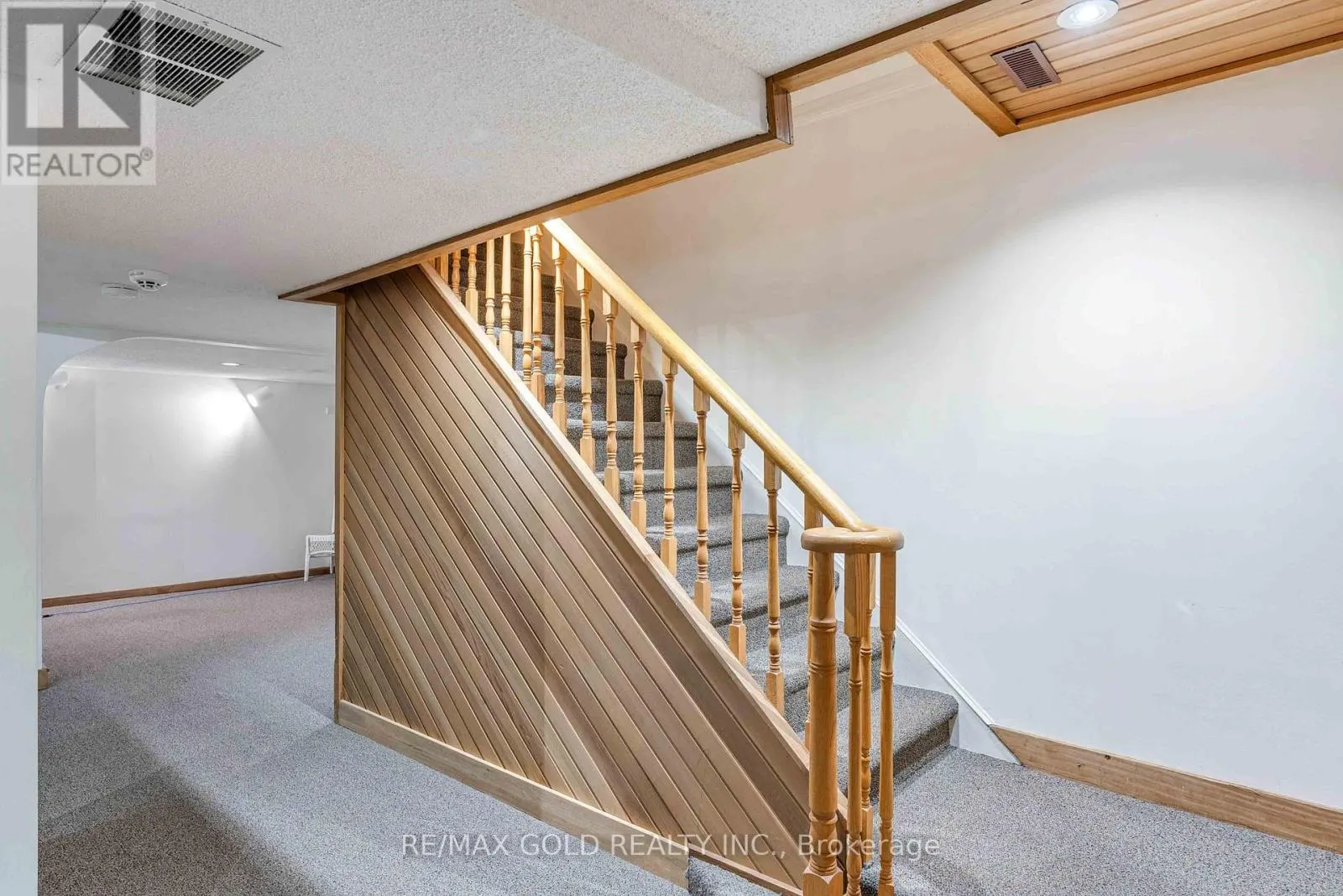 52 PALMER CIRCLE