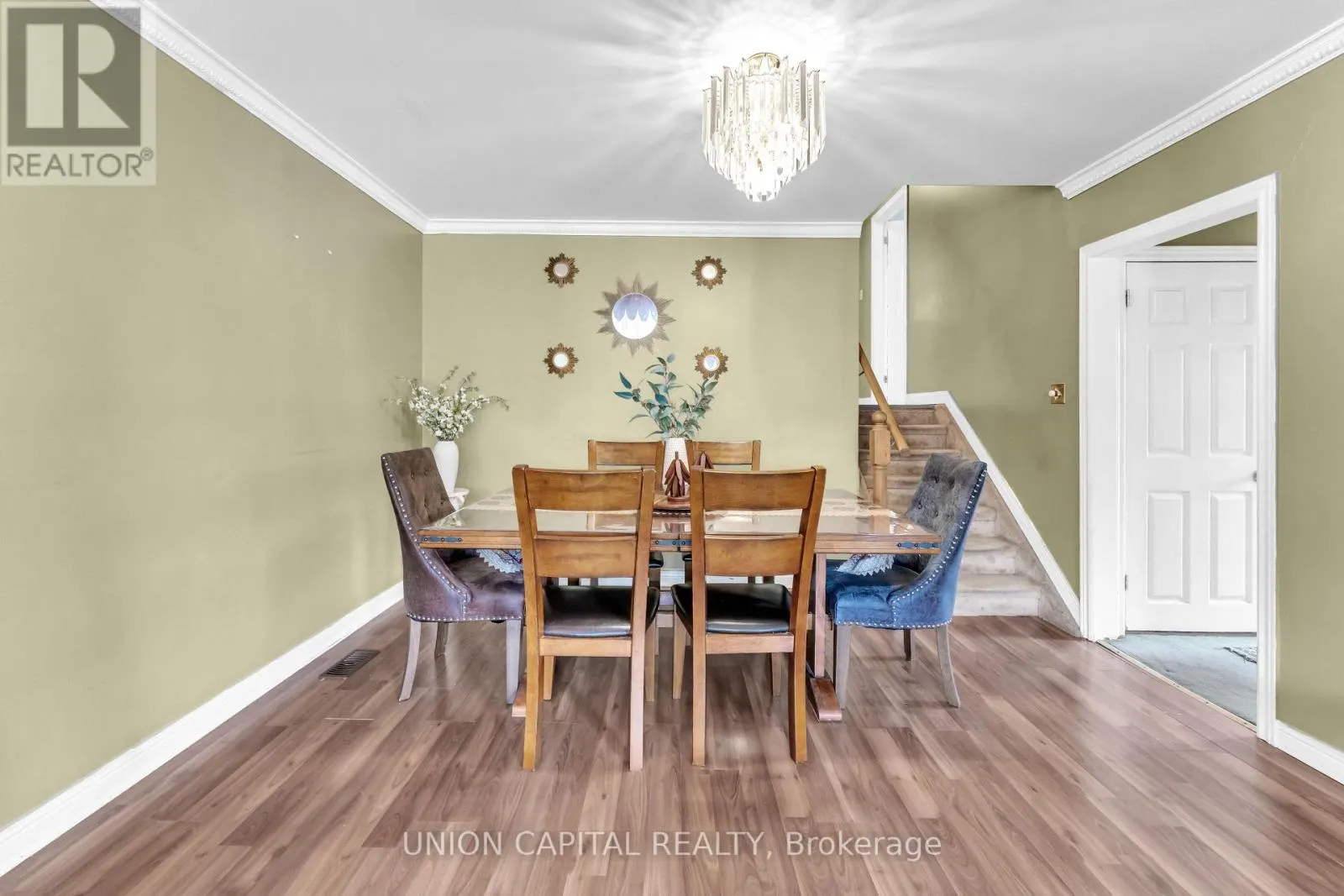 19 AVA COURT