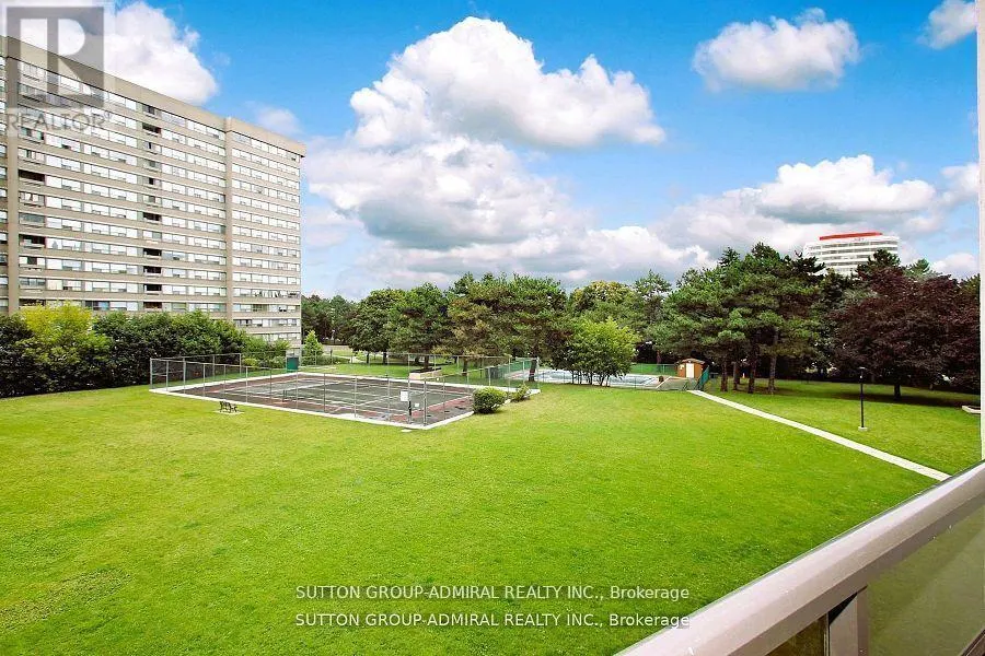 908 - 451 THE WEST MALL