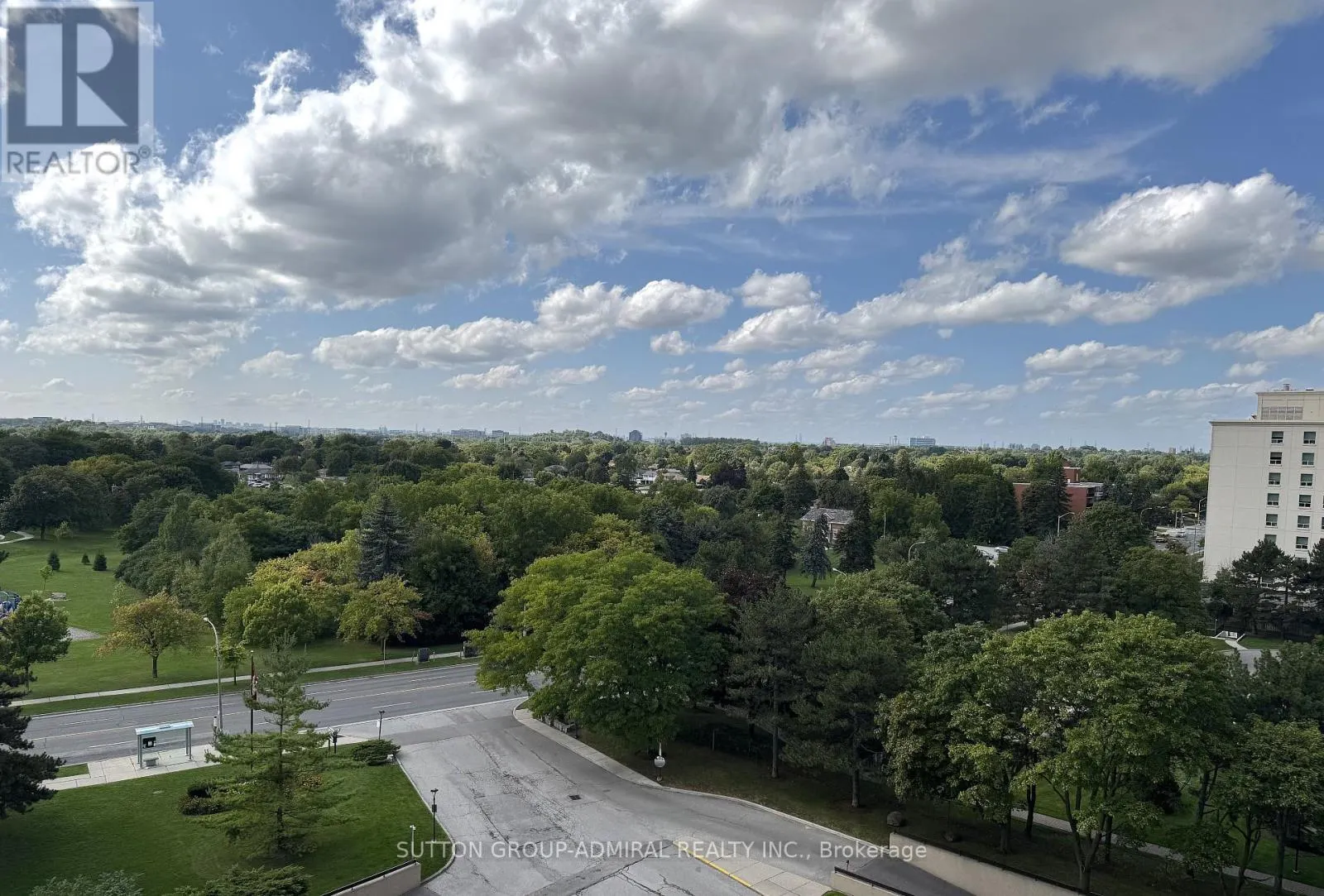 908 - 451 THE WEST MALL