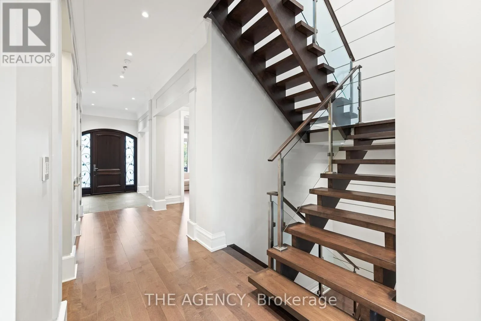 11 BURROWS AVENUE