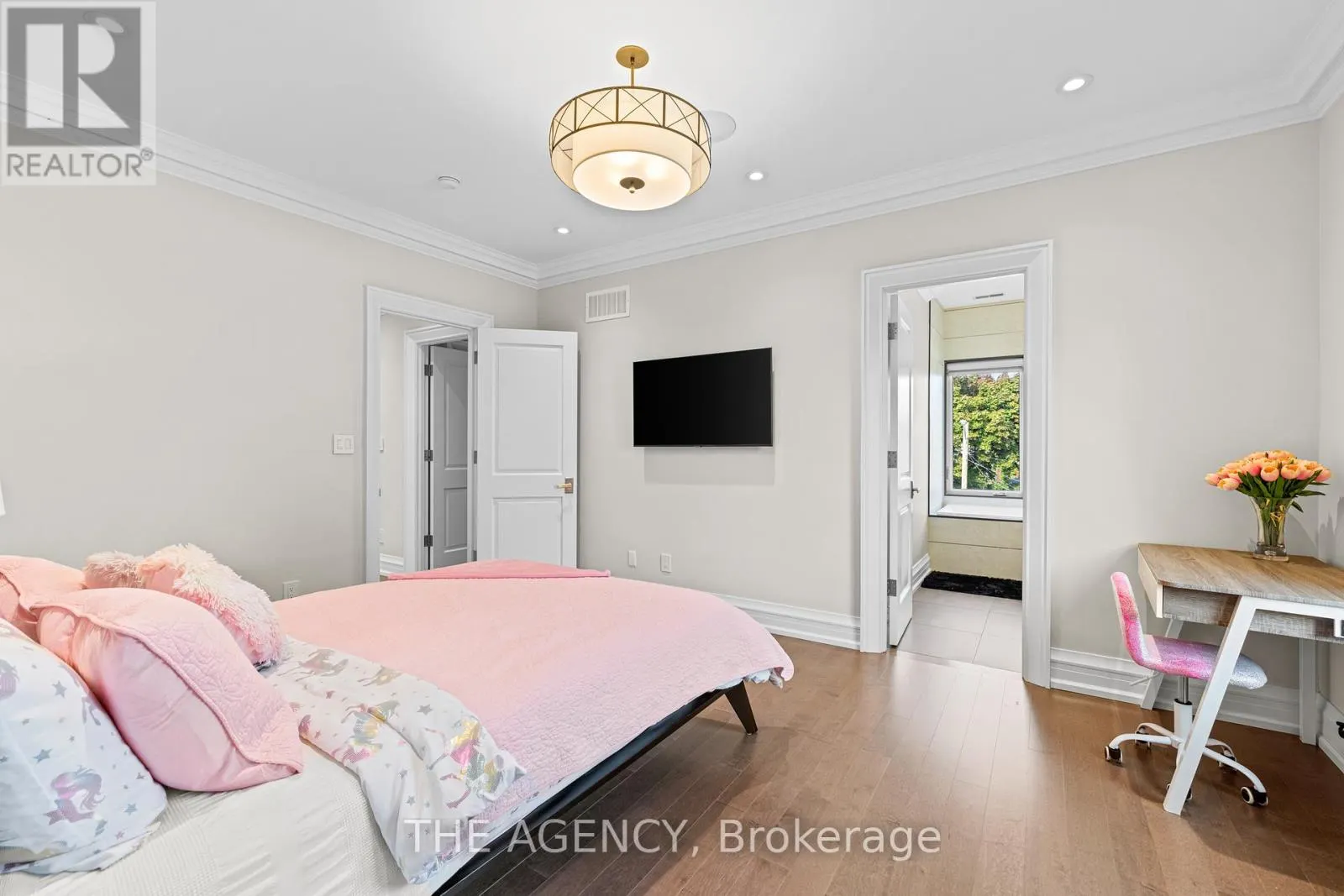 11 BURROWS AVENUE