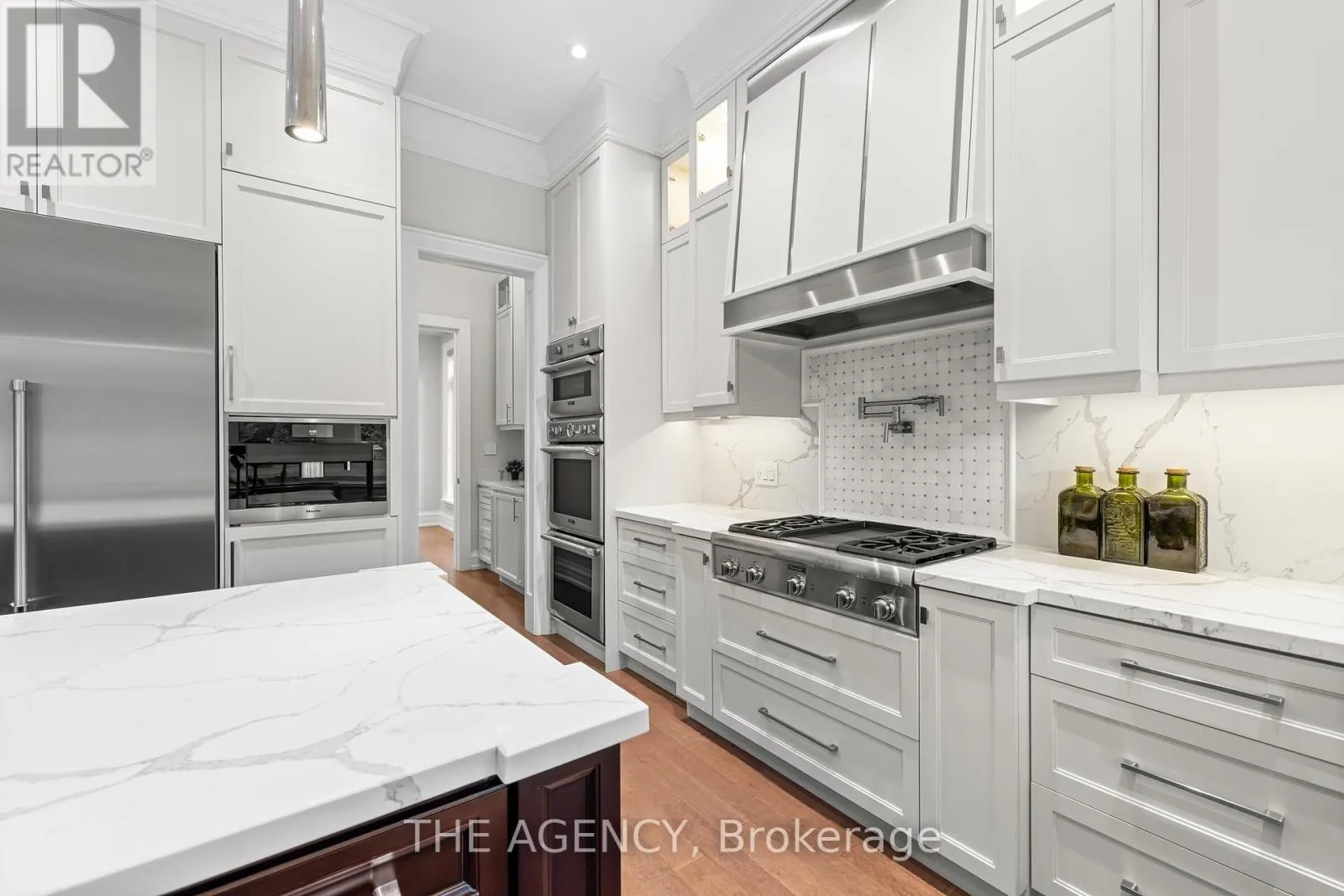 11 BURROWS AVENUE