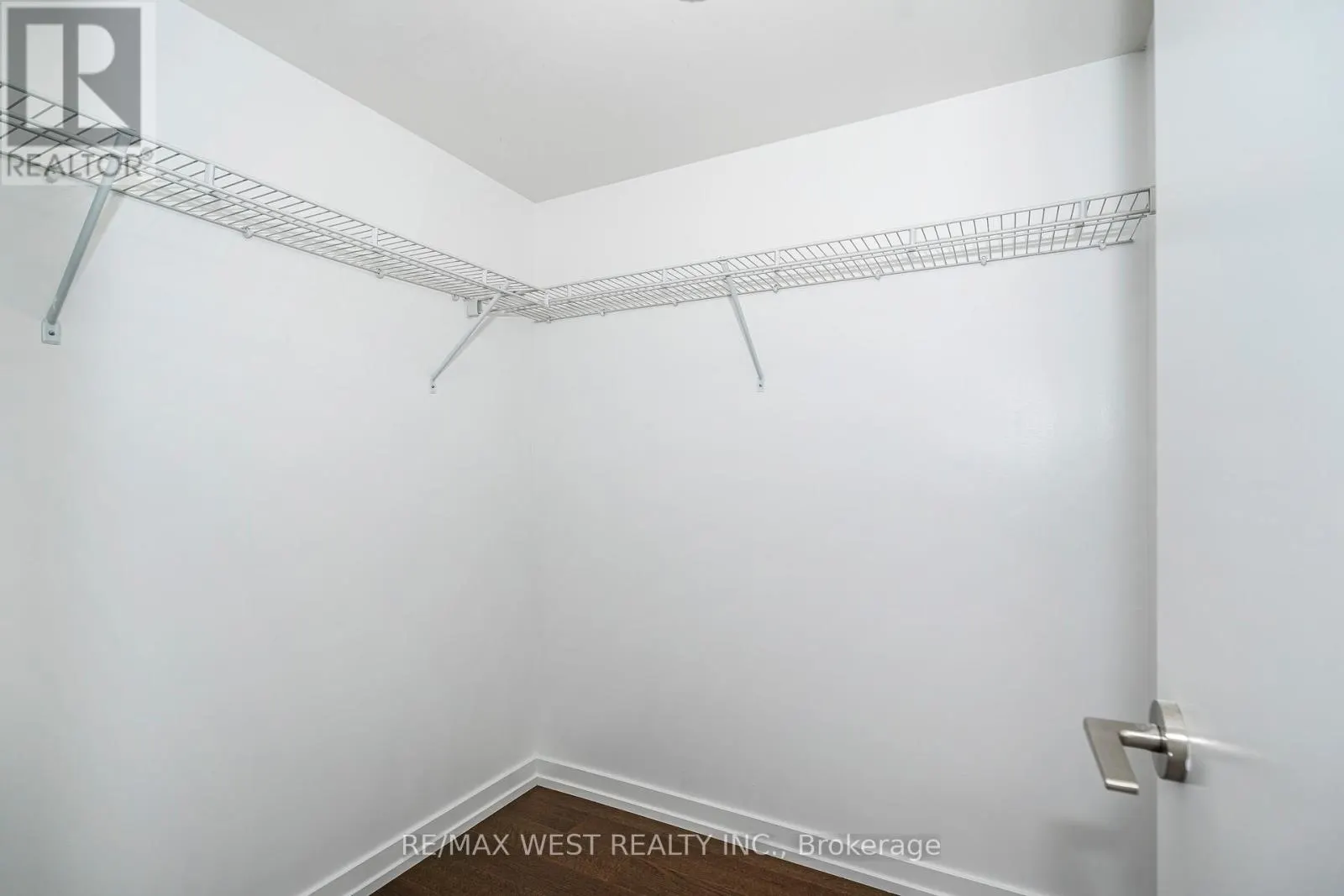 32 - 2061 WESTON ROAD