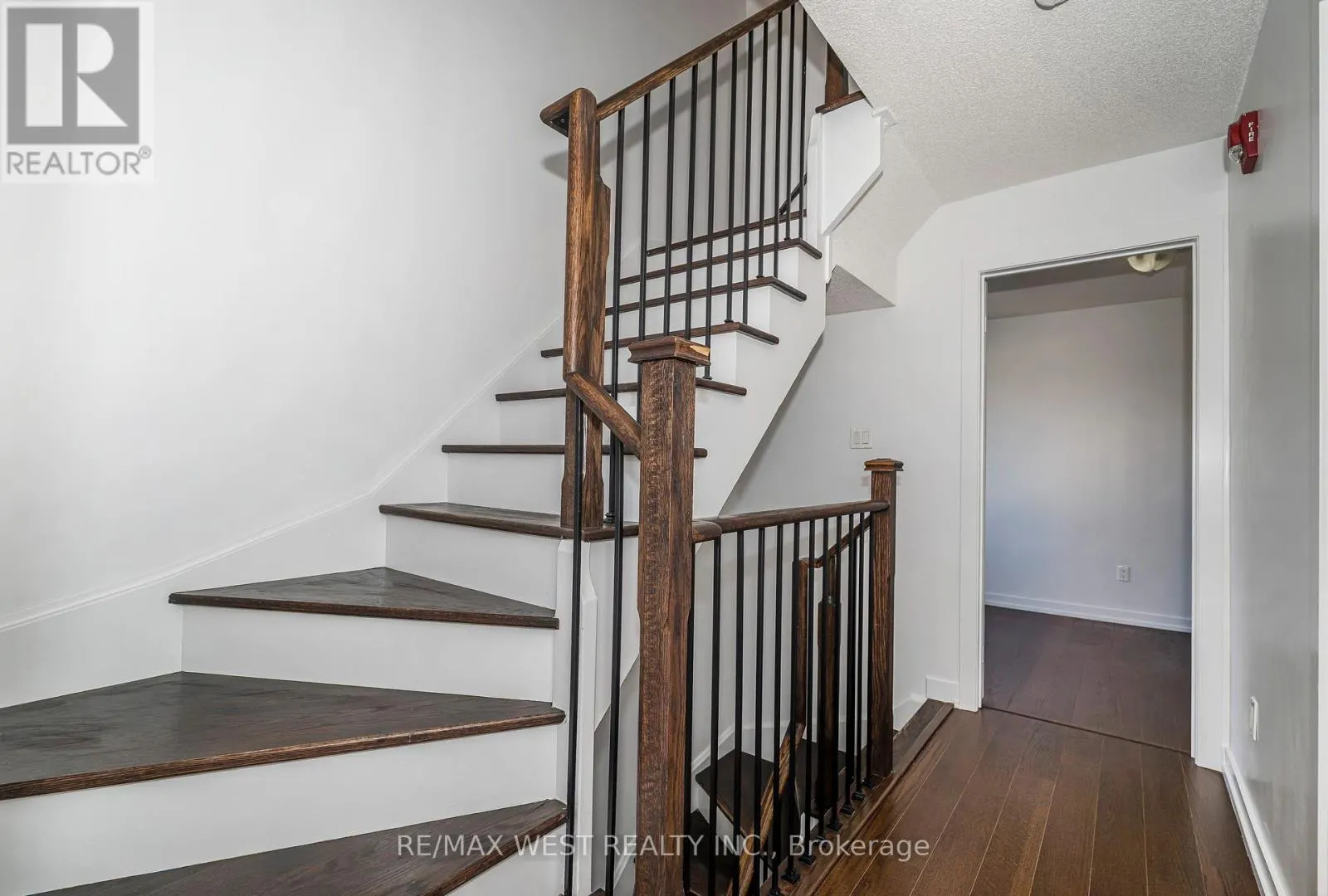 32 - 2061 WESTON ROAD