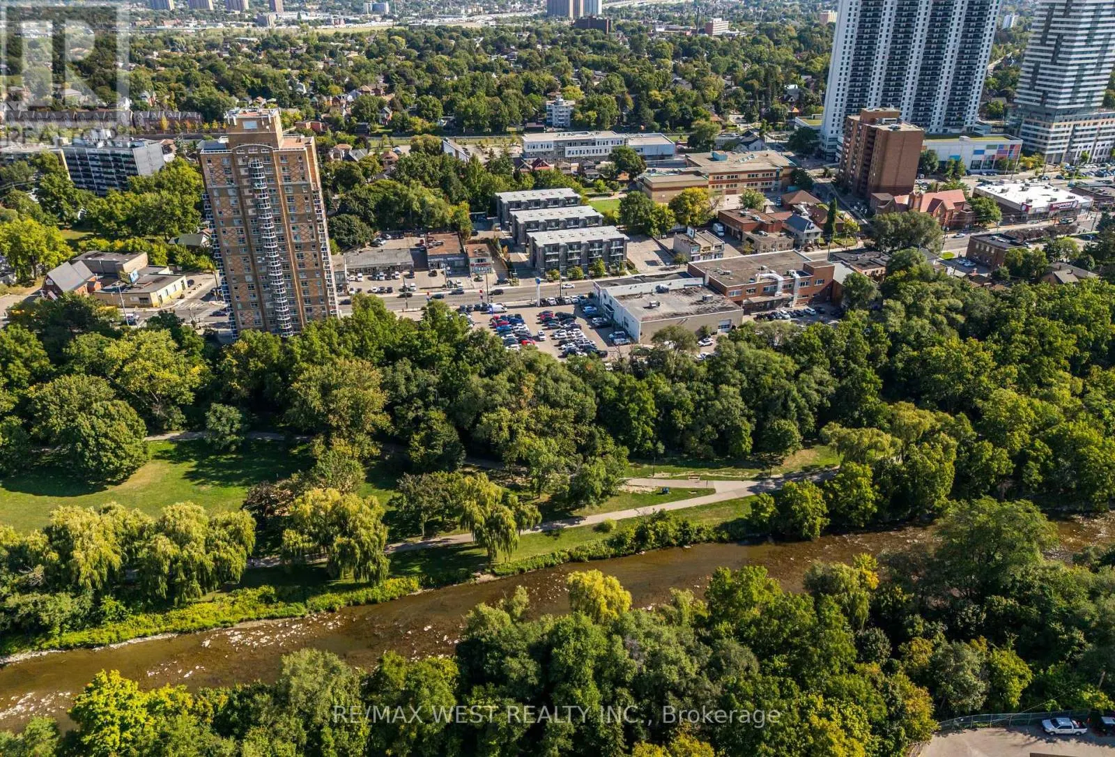 32 - 2061 WESTON ROAD