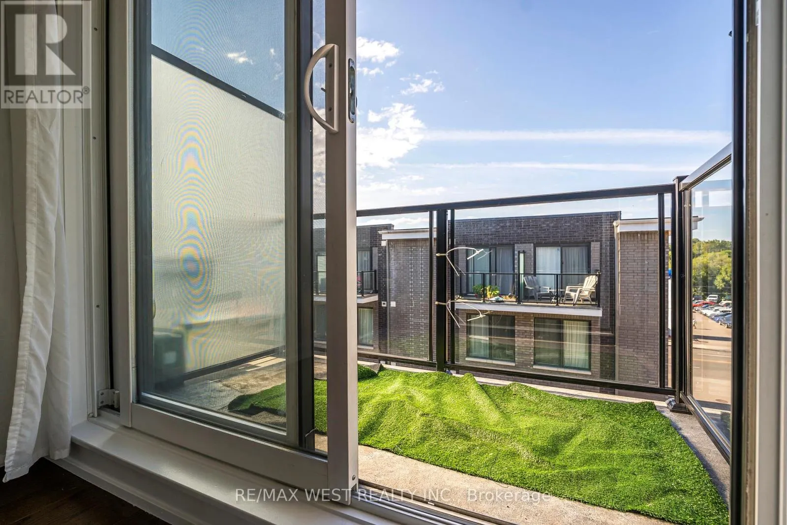 32 - 2061 WESTON ROAD
