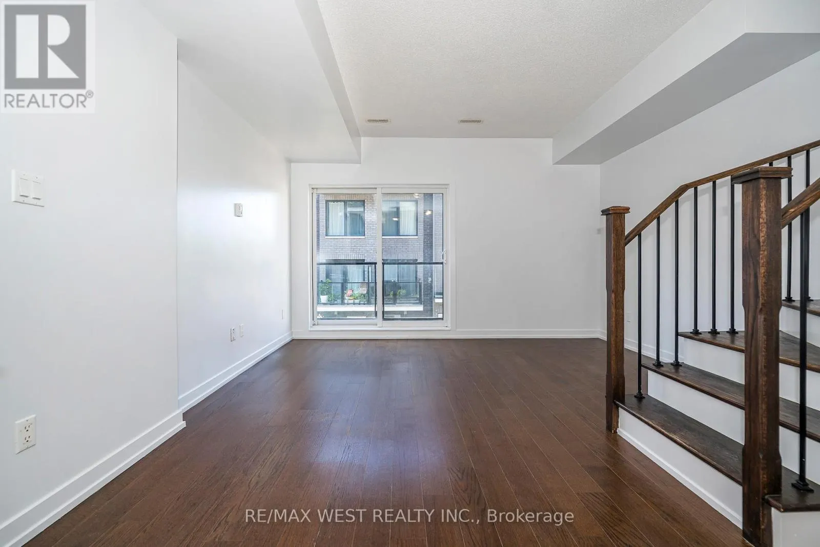 32 - 2061 WESTON ROAD