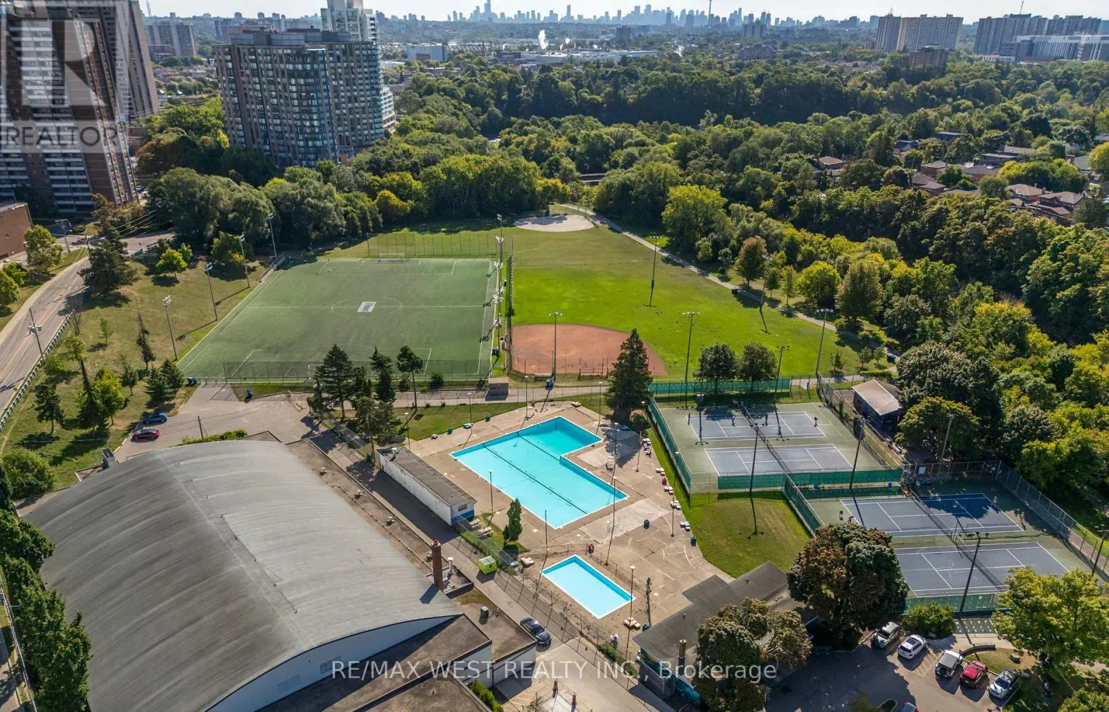 32 - 2061 WESTON ROAD
