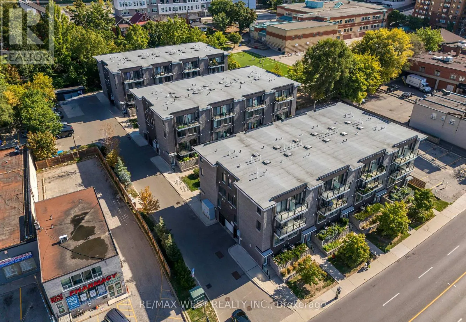 32 - 2061 WESTON ROAD