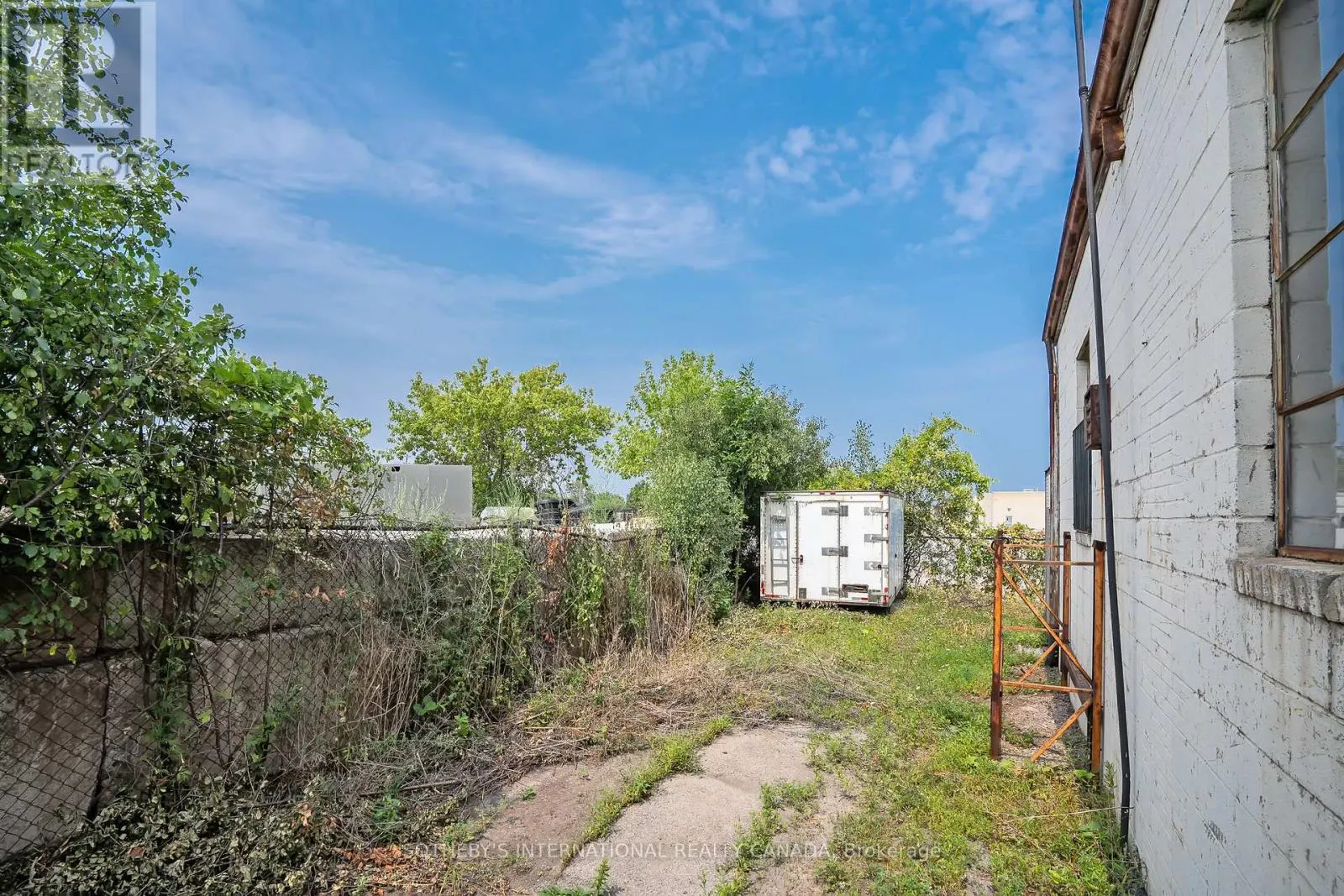 3 - 1505 SPEERS ROAD