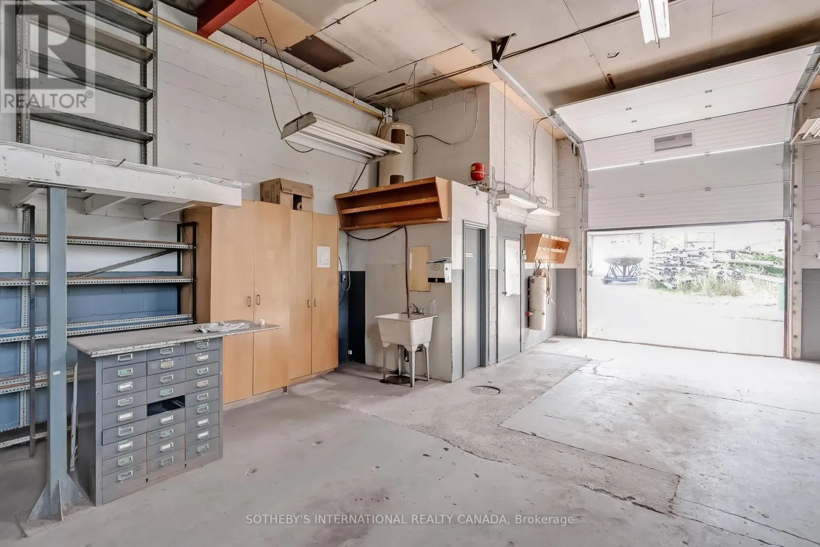 3 - 1505 SPEERS ROAD