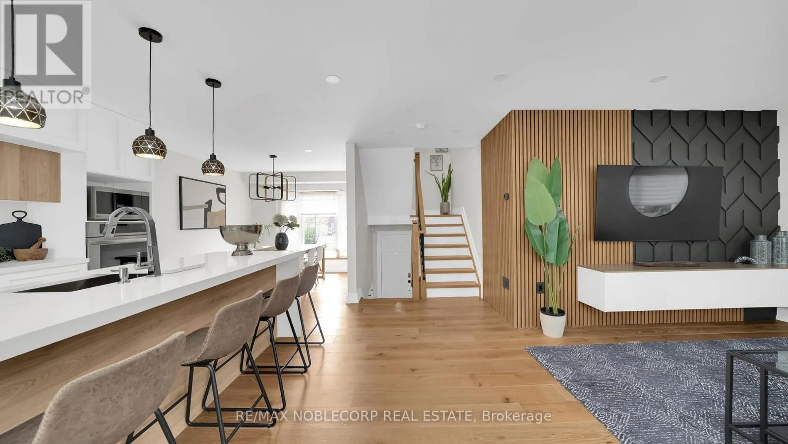 199 ELLWOOD DRIVE W
