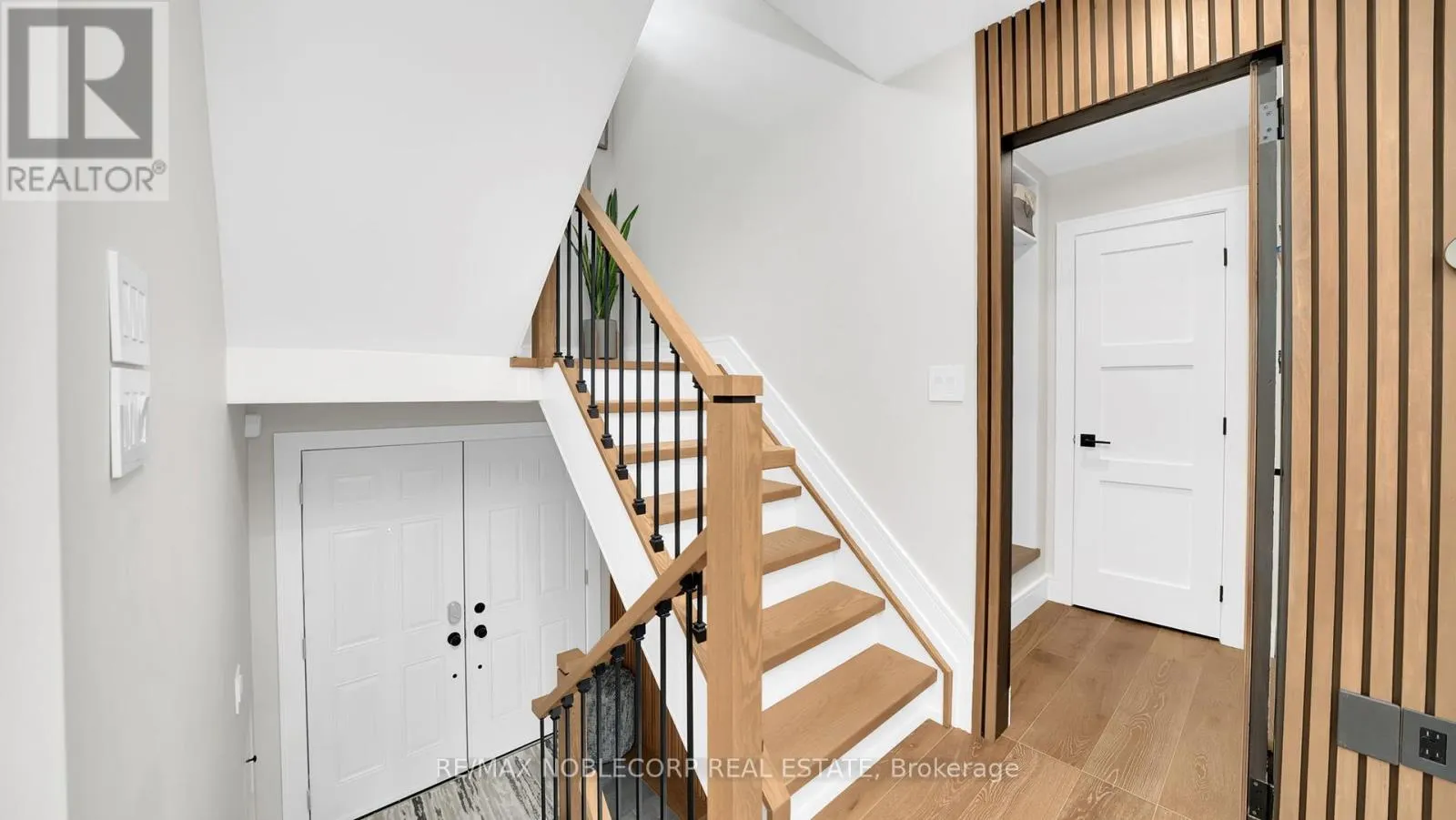 199 ELLWOOD DRIVE W