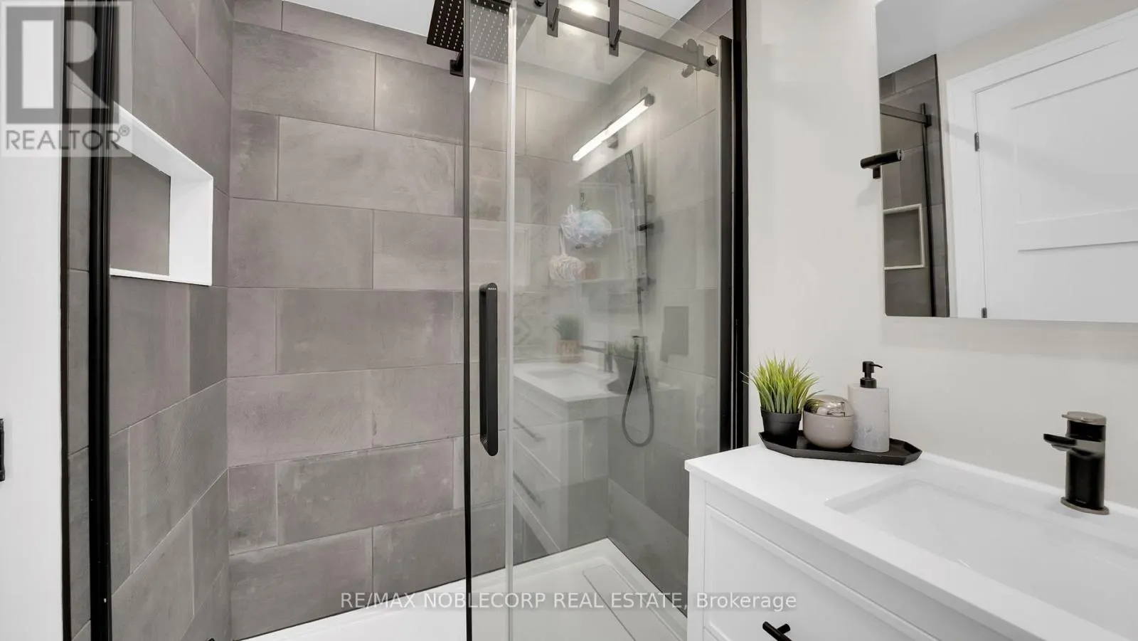 199 ELLWOOD DRIVE W