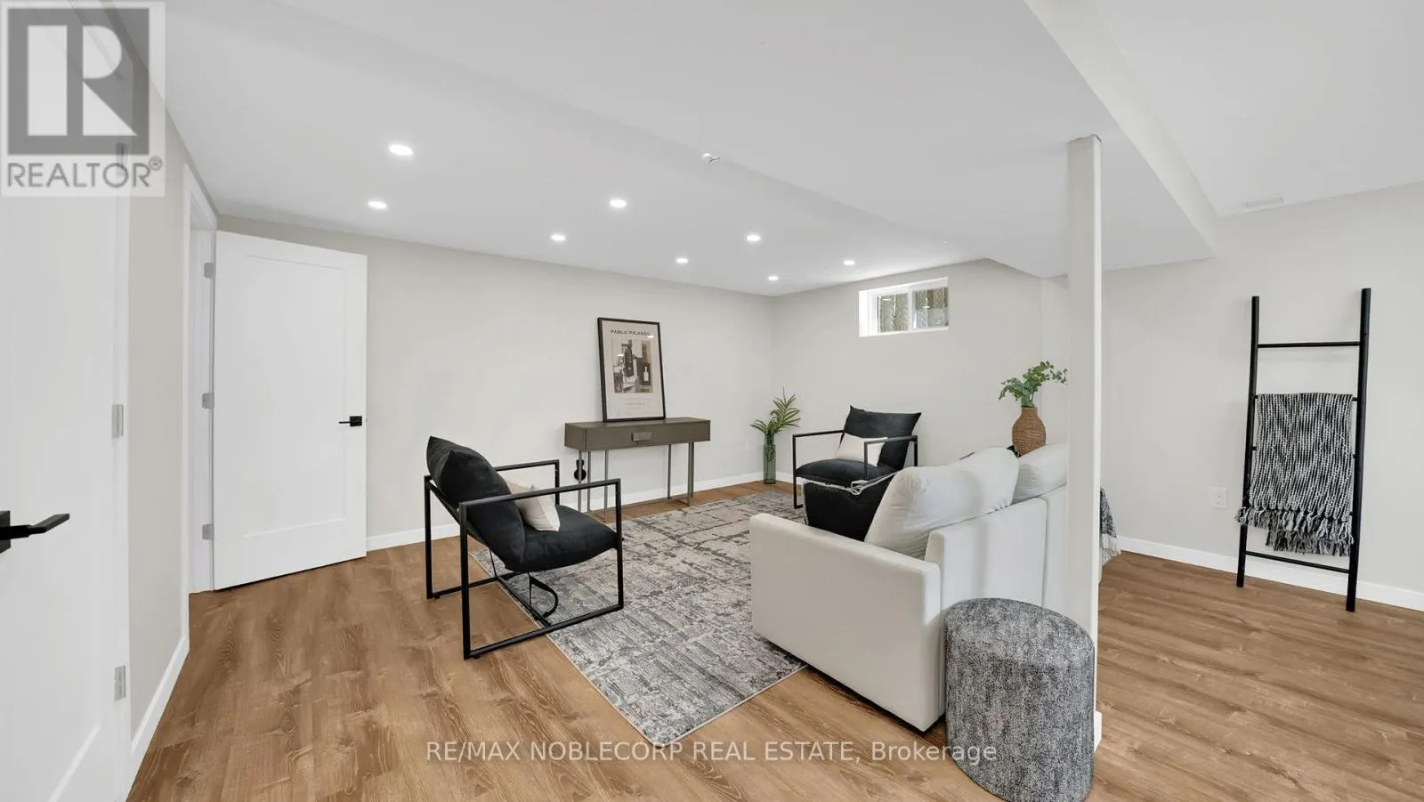 199 ELLWOOD DRIVE W
