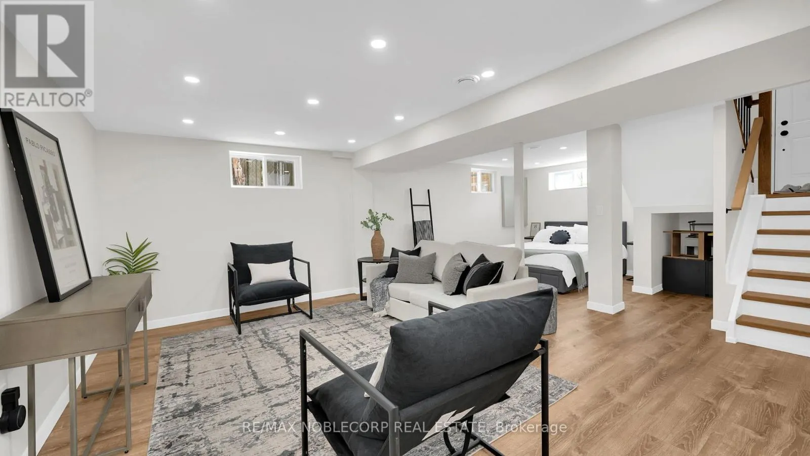 199 ELLWOOD DRIVE W