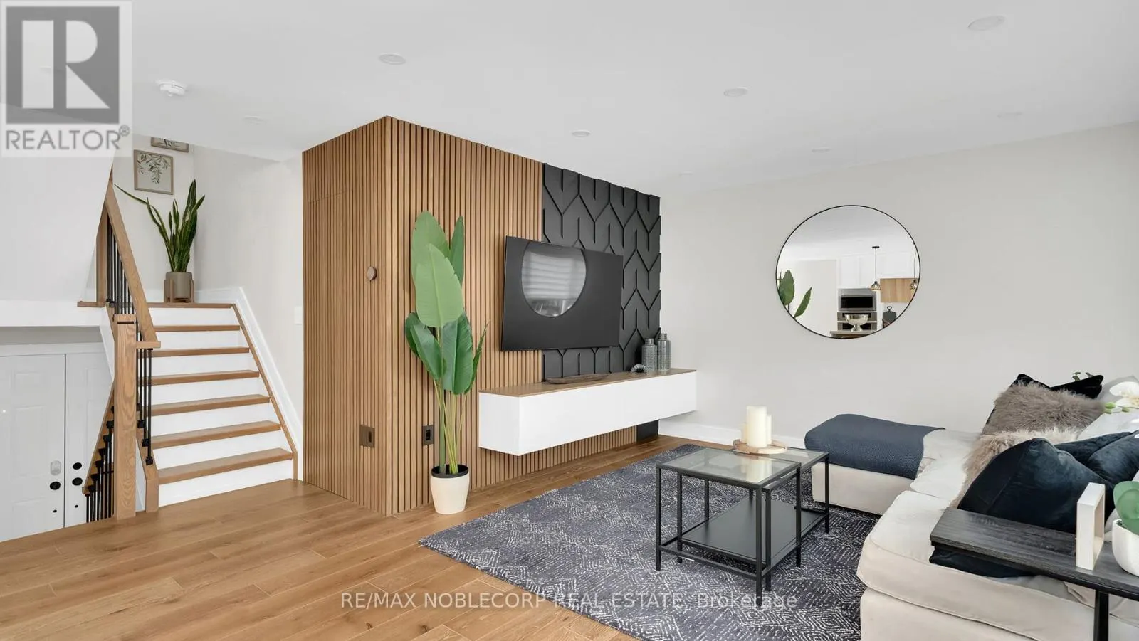 199 ELLWOOD DRIVE W