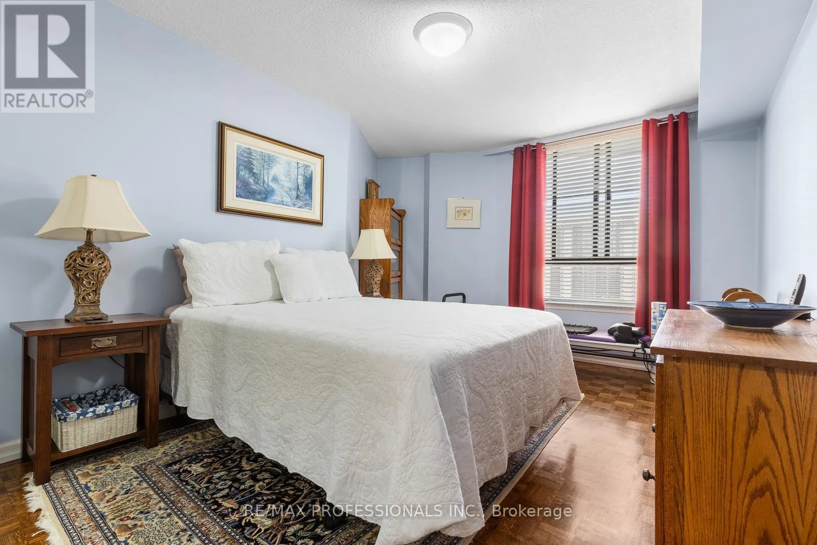 E5 - 296 MILL ROAD