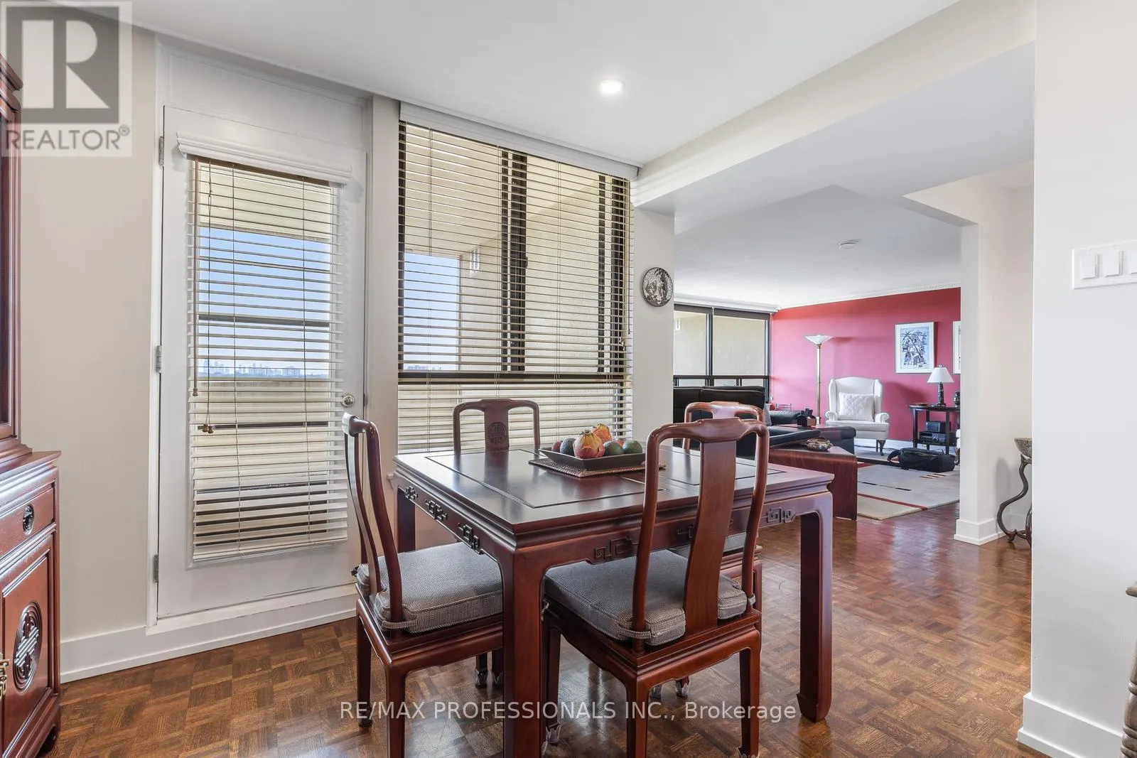 E5 - 296 MILL ROAD