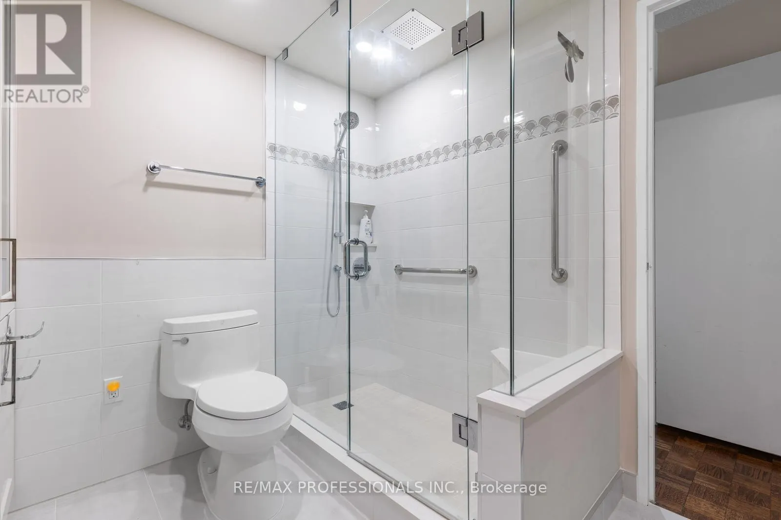 E5 - 296 MILL ROAD