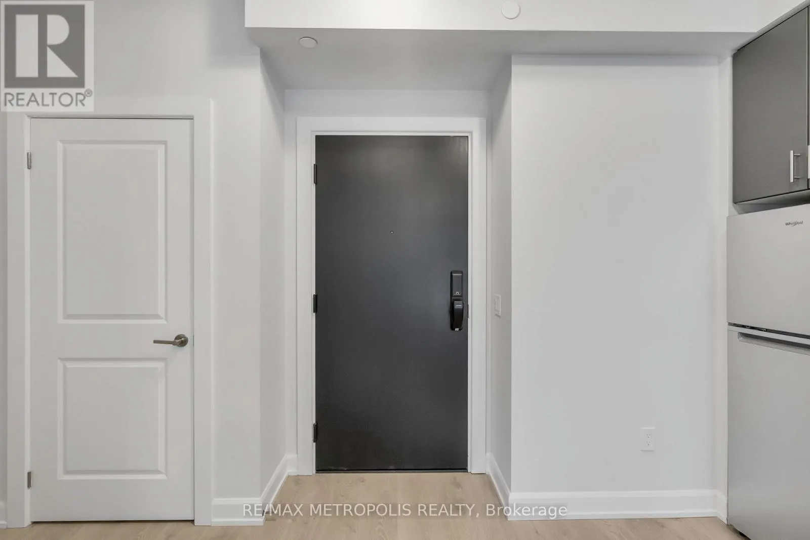 515 - 3220 WILLIAM COLTSON AVENUE