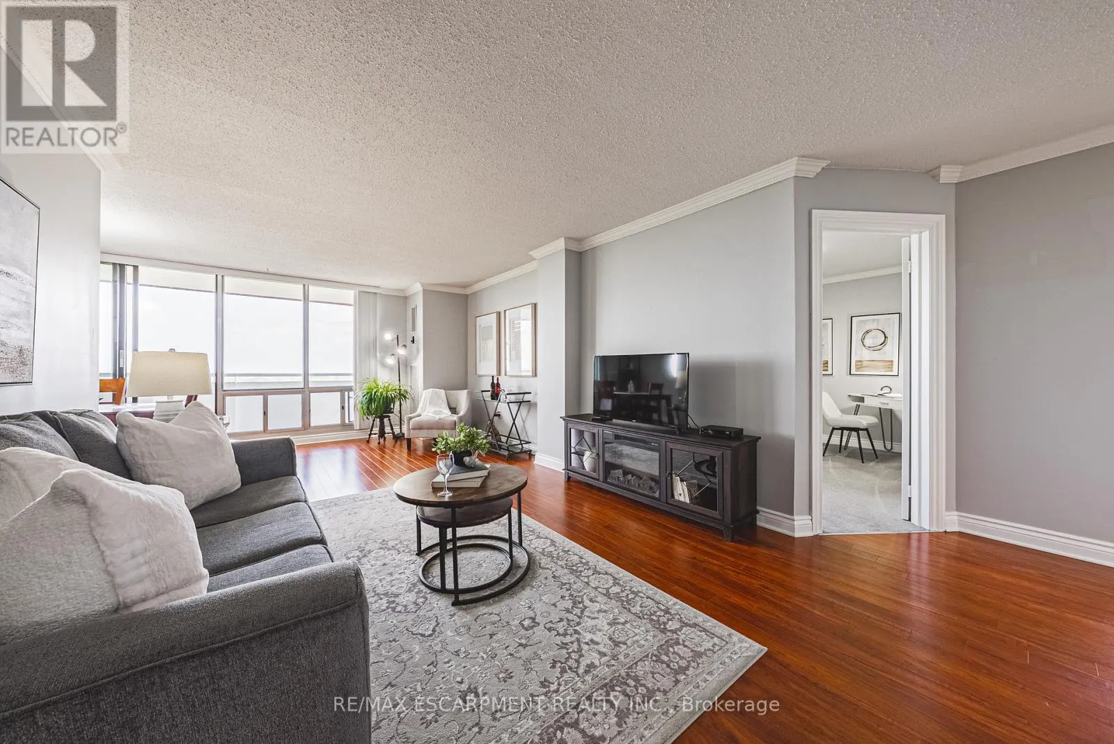 1403 - 2055 UPPER MIDDLE ROAD