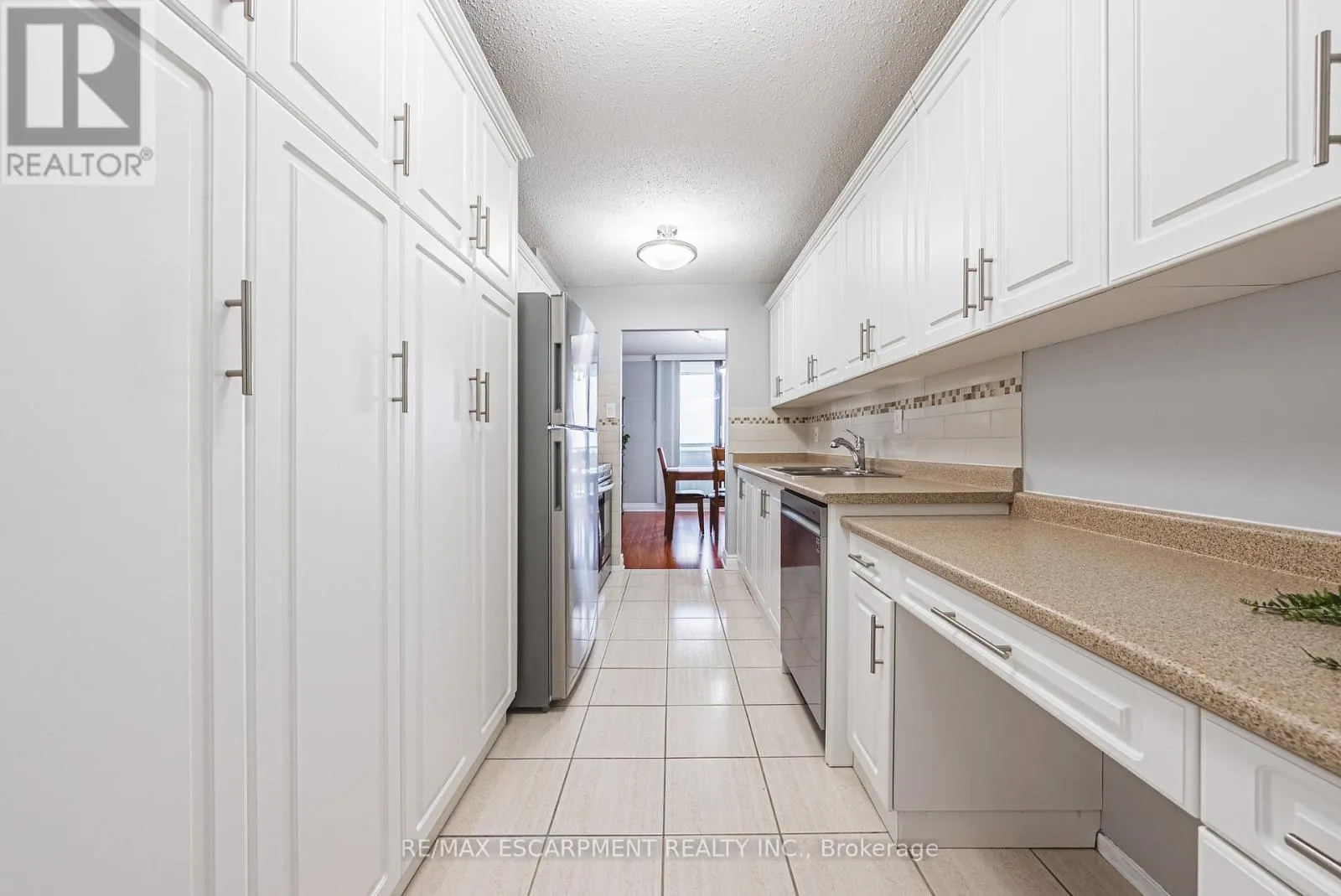 1403 - 2055 UPPER MIDDLE ROAD