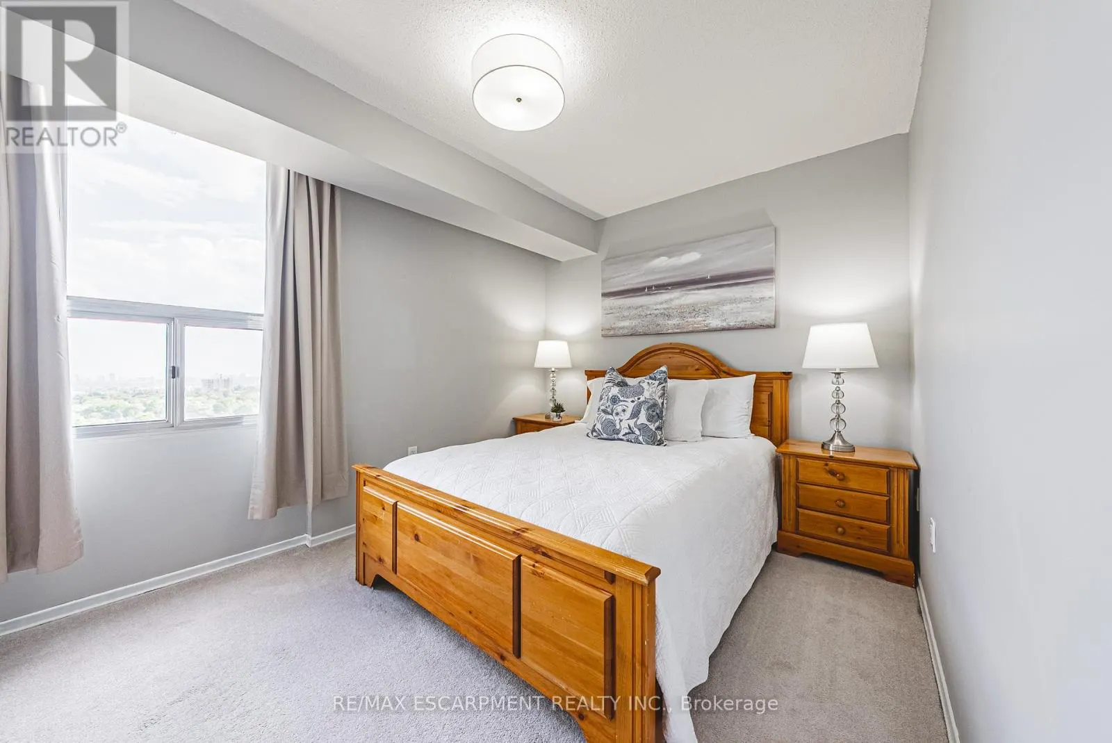 1403 - 2055 UPPER MIDDLE ROAD