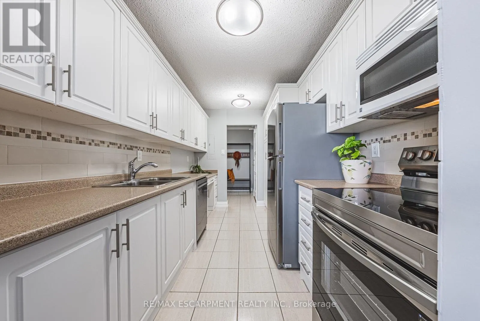 1403 - 2055 UPPER MIDDLE ROAD