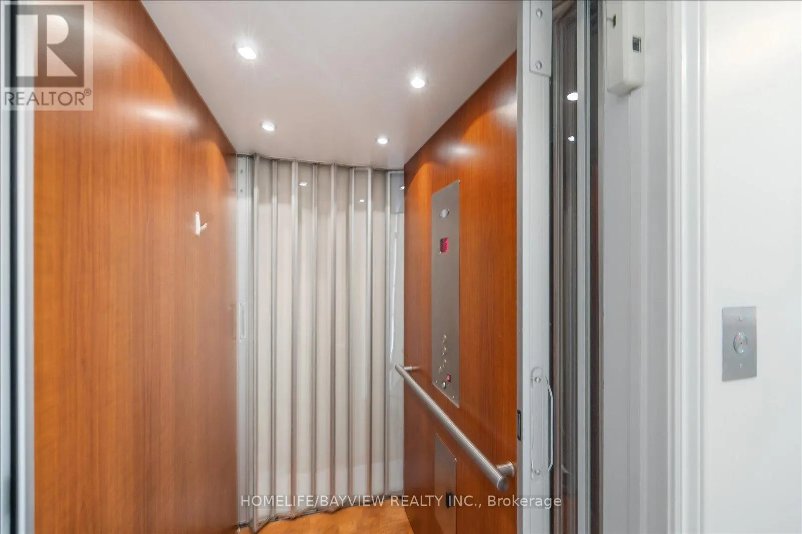 4 - 14 REDDINGTON DRIVE