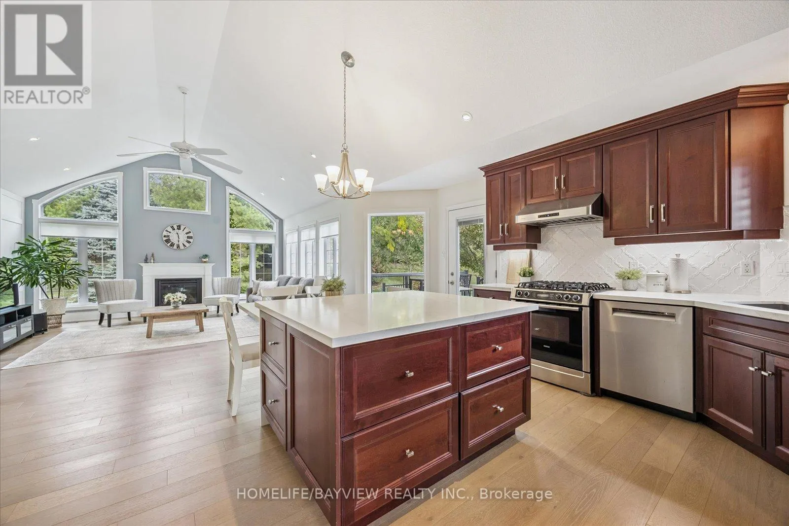 4 - 14 REDDINGTON DRIVE
