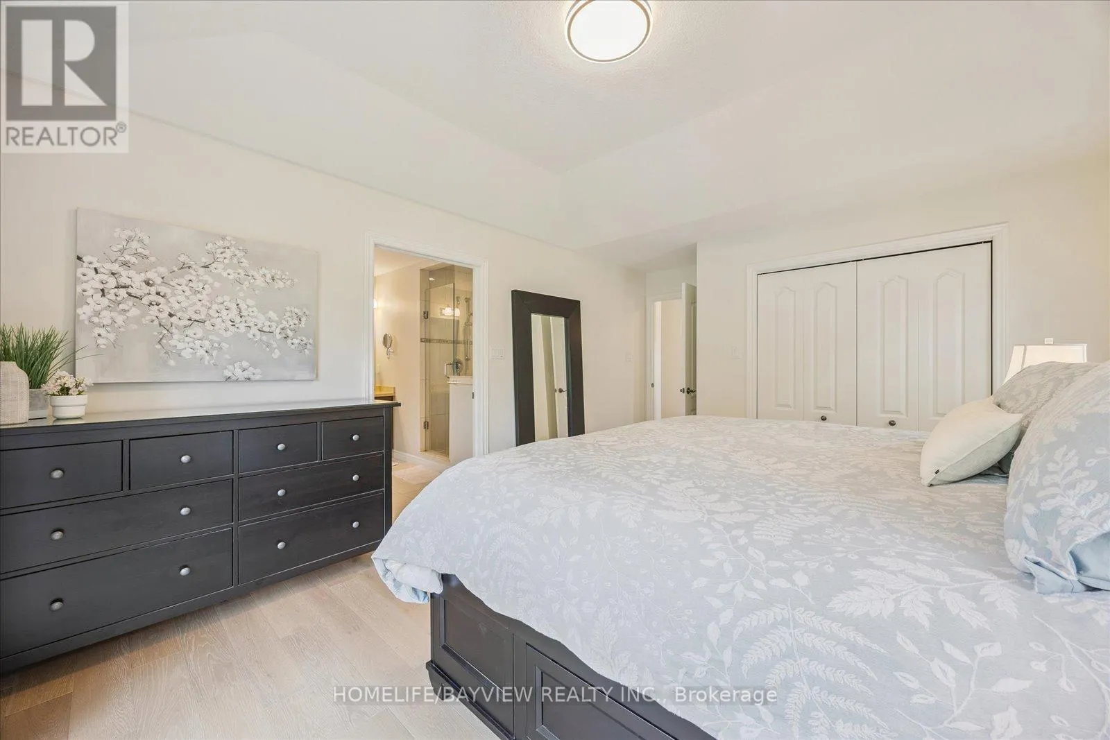 4 - 14 REDDINGTON DRIVE