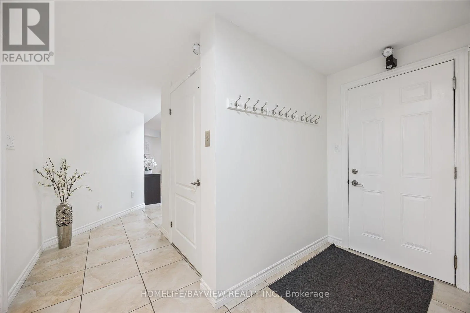 4 - 14 REDDINGTON DRIVE