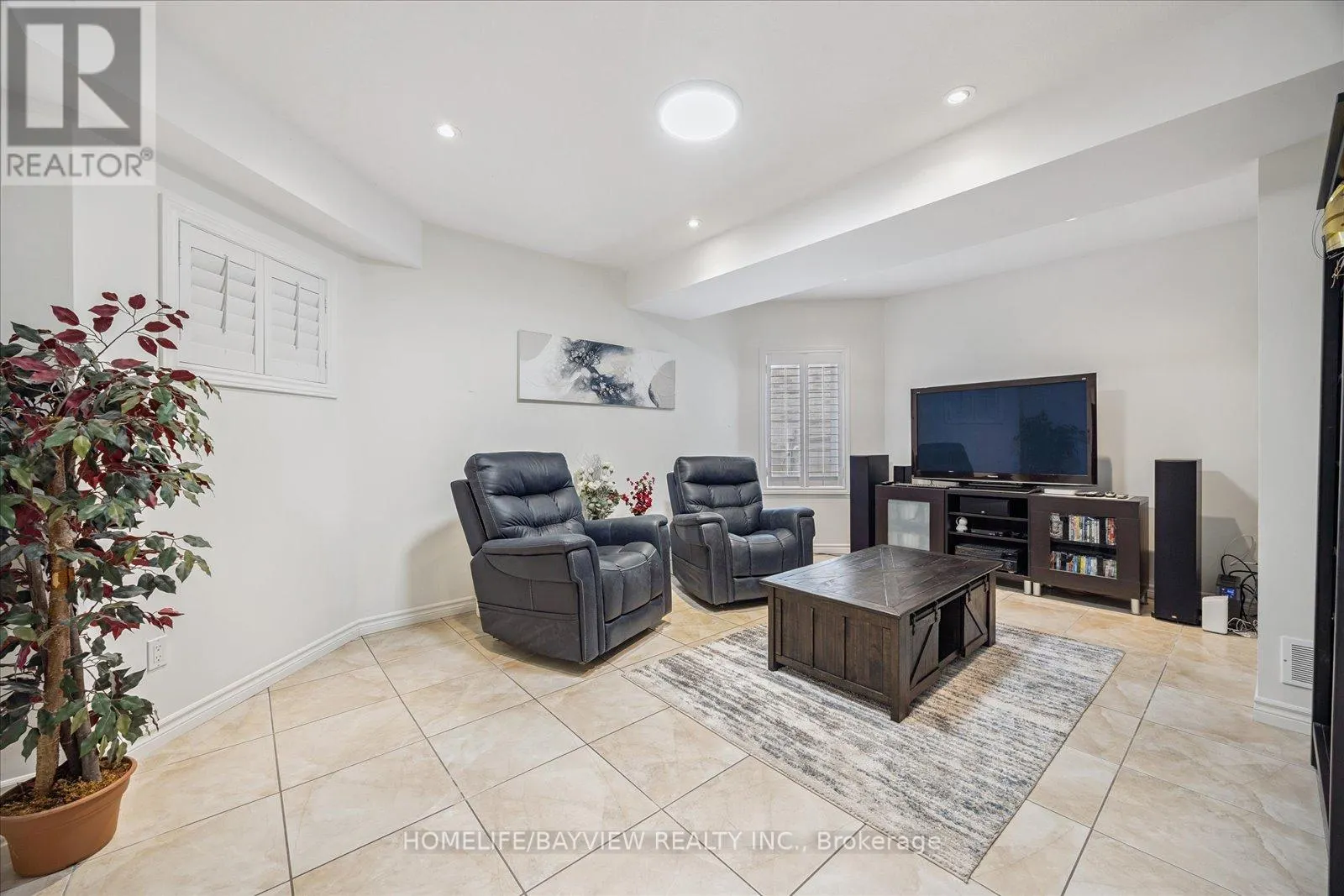 4 - 14 REDDINGTON DRIVE