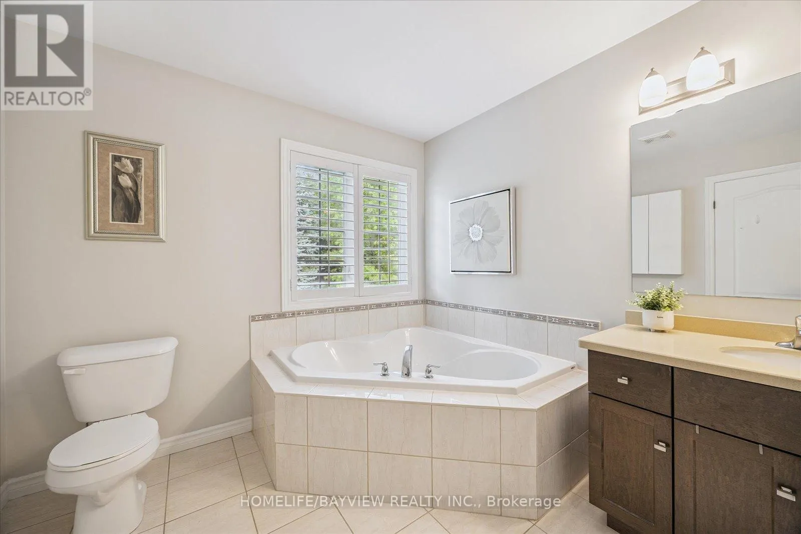 4 - 14 REDDINGTON DRIVE