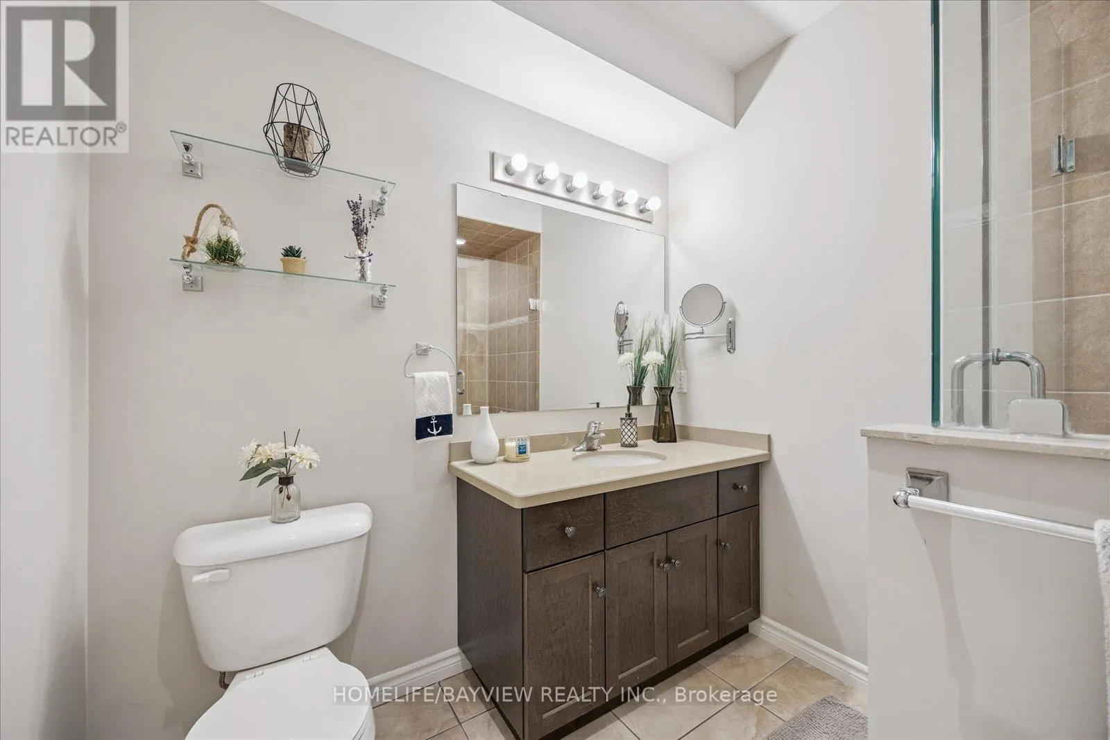 4 - 14 REDDINGTON DRIVE