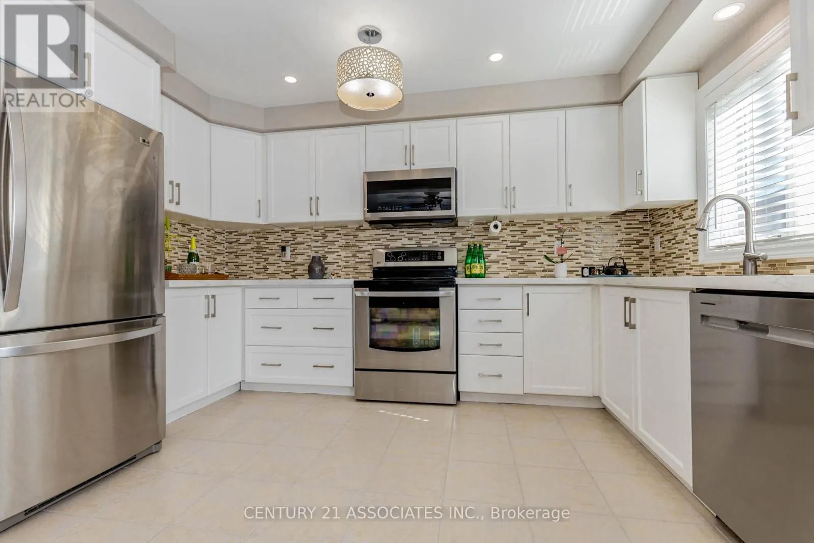 4622 KEYSTONE CRESCENT