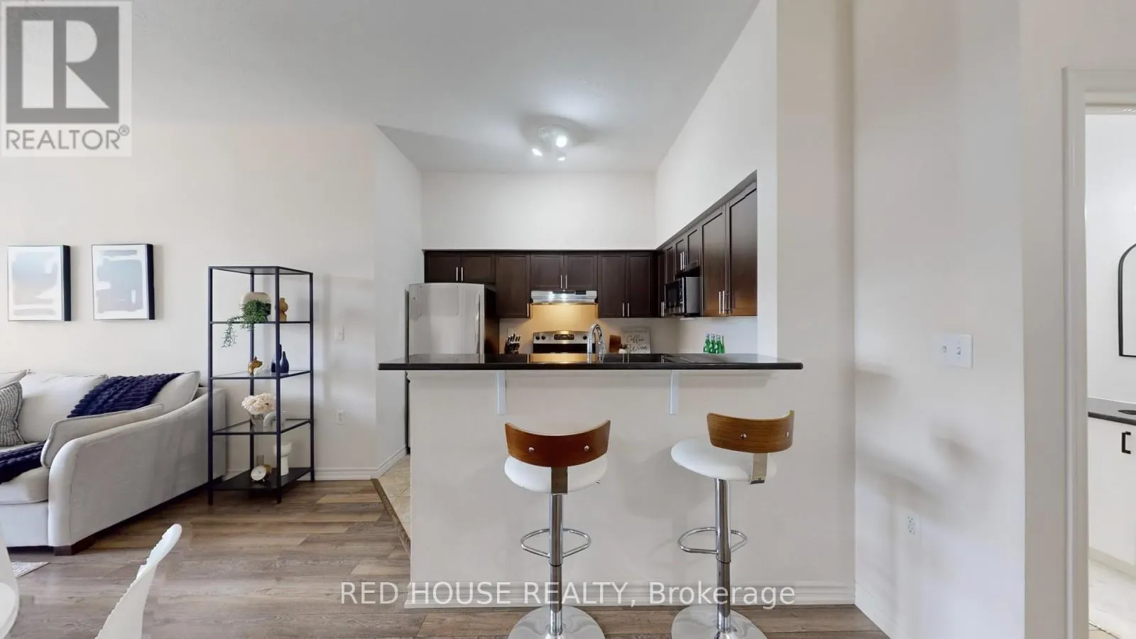 412 - 1460 MAIN STREET E