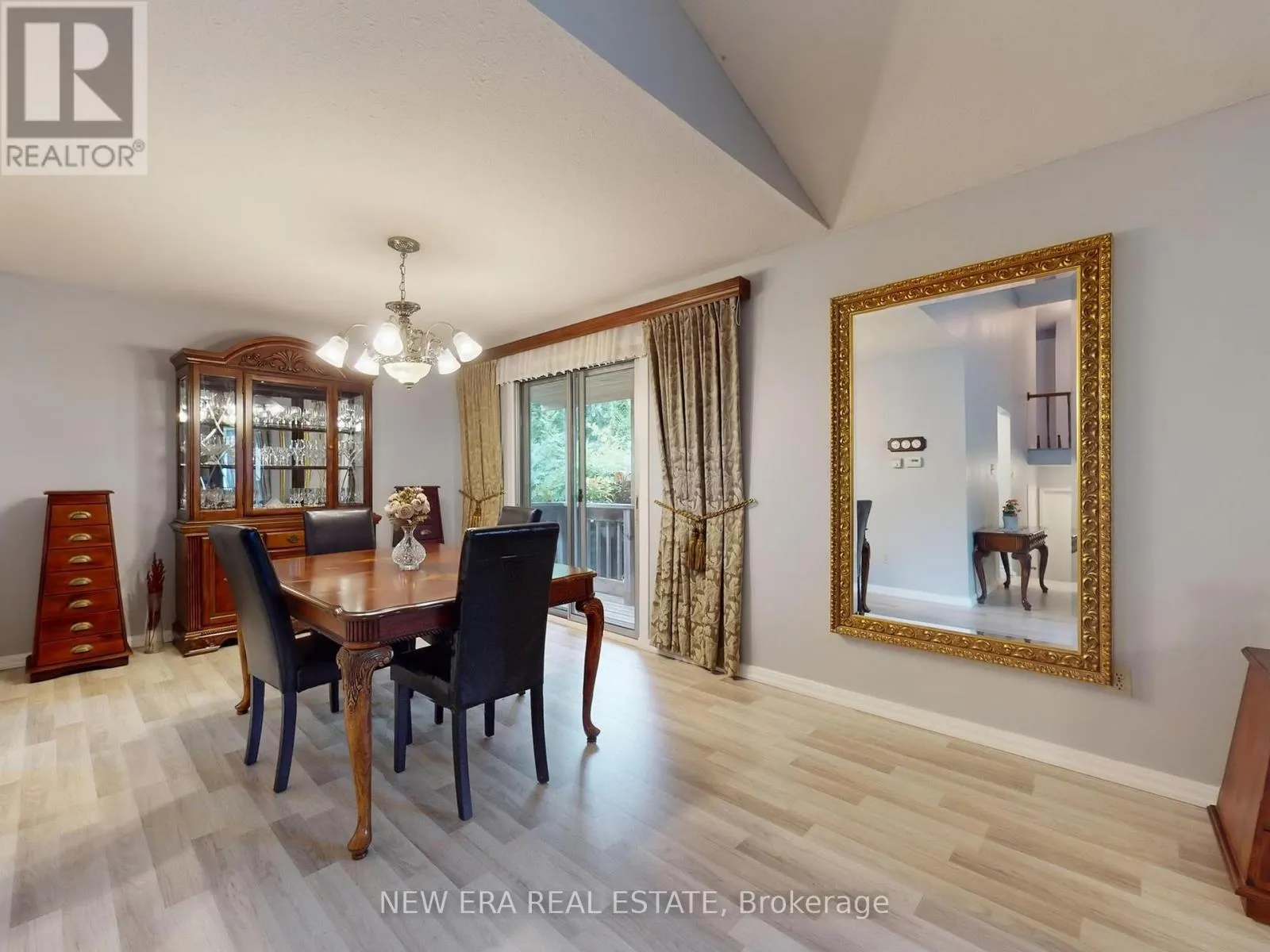 2669 INLAKE COURT