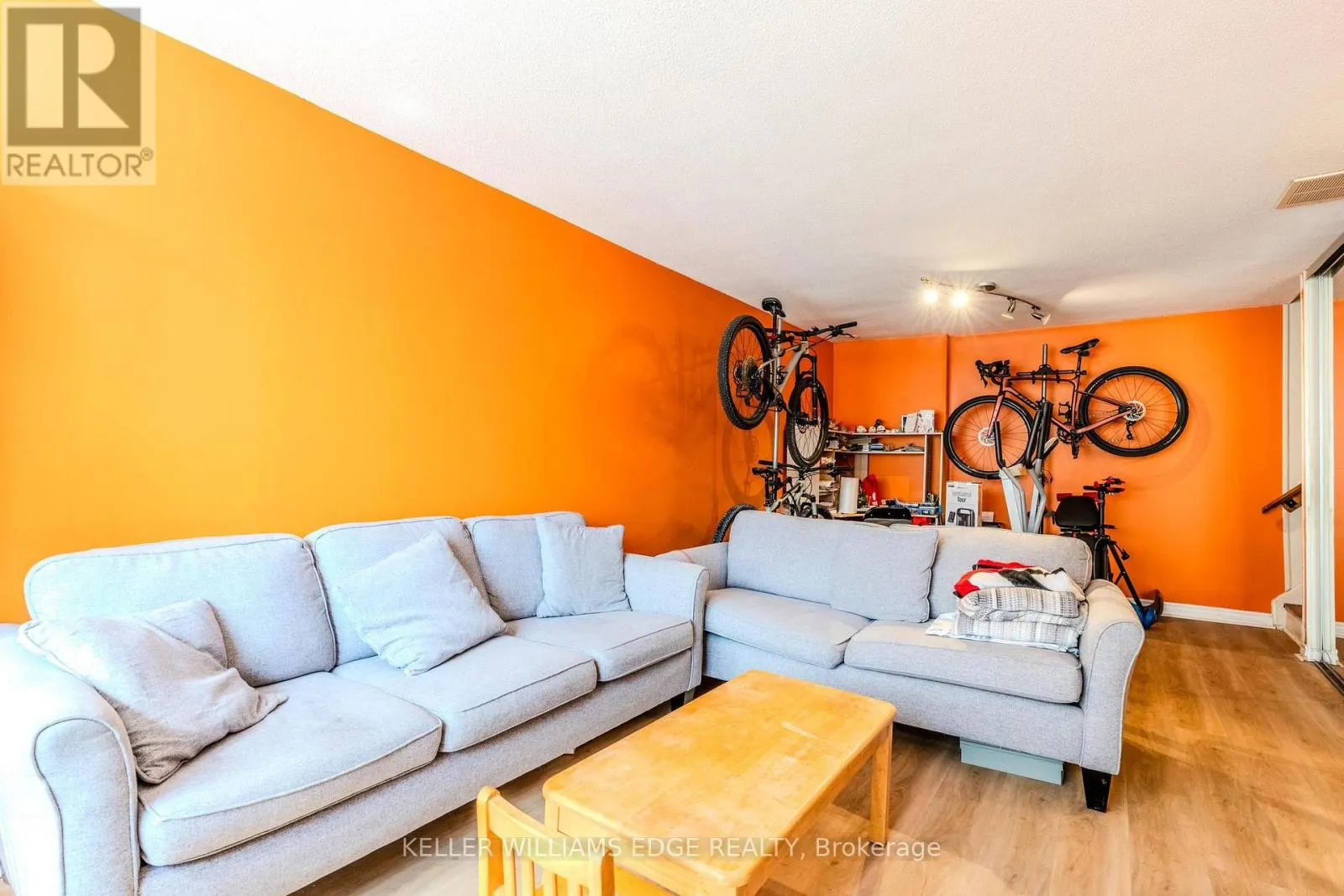 227 - 1055 DUNDAS STREET E